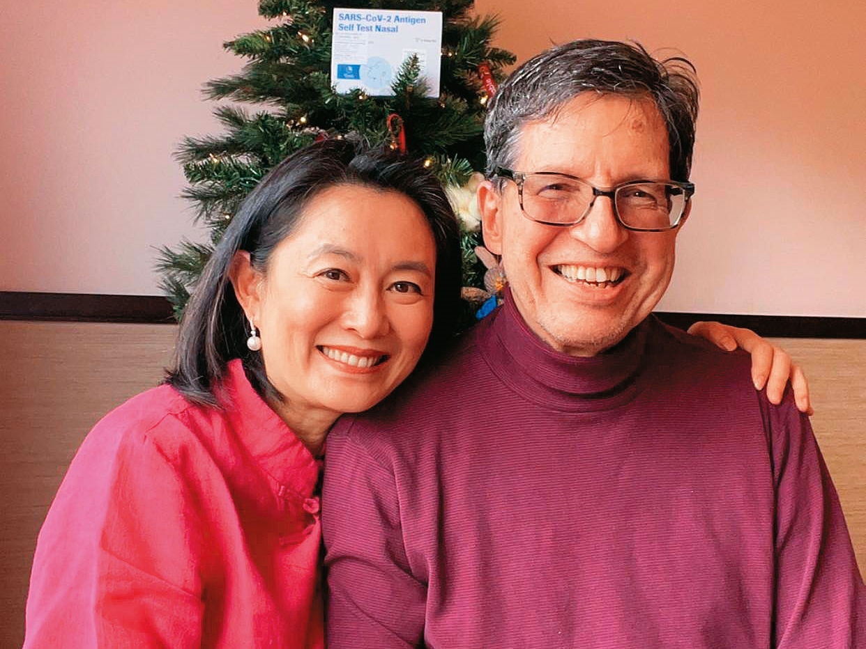 林夏如（左）的夫婿何漢理（右）是美國前總統柯林頓的特別國家戰略安全顧問。（翻攝林夏如臉書）