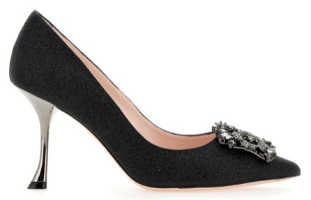 Roger Vivier Bouquet Strass Buckle鑽扣高跟鞋。NT$79,900(迪生提供)