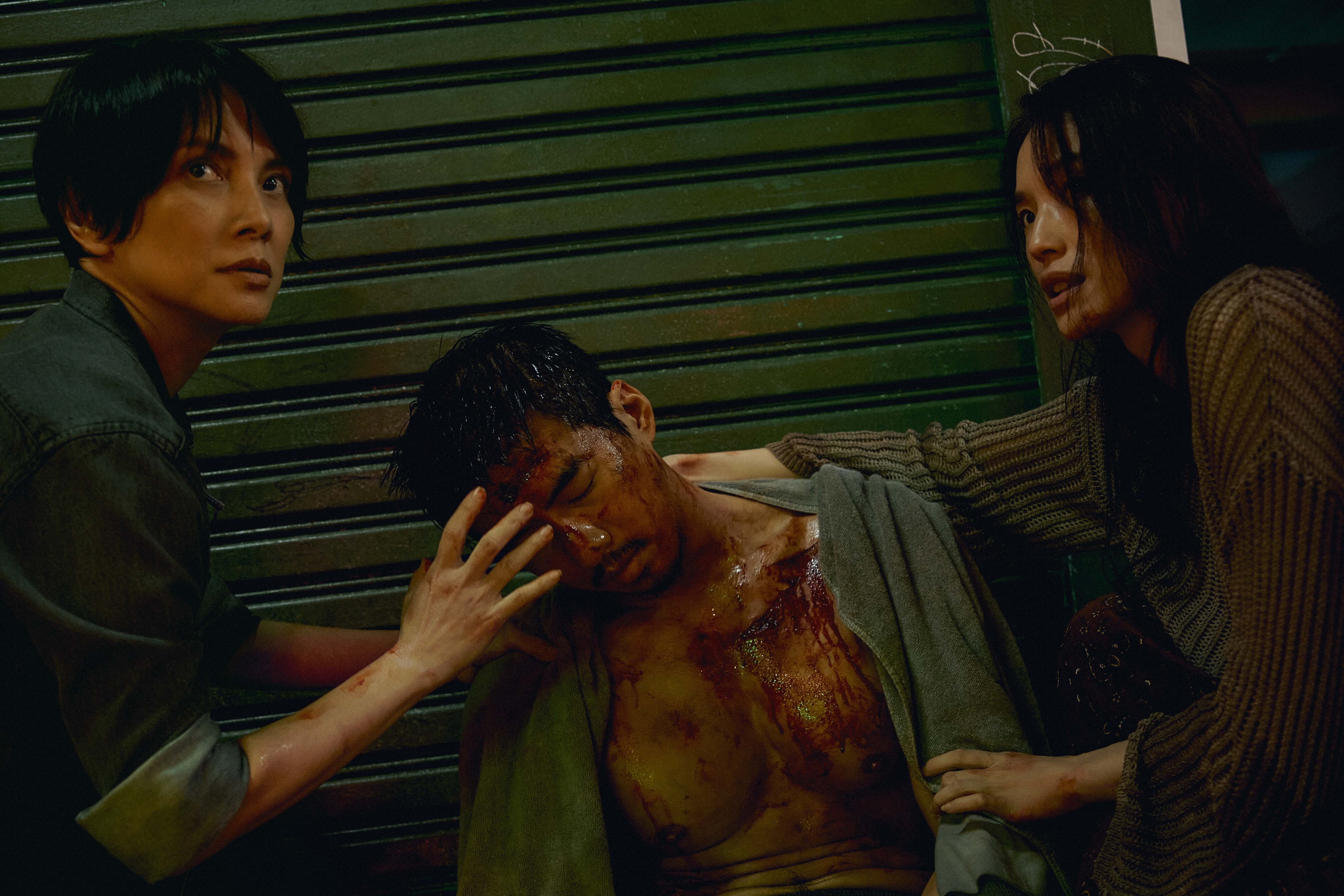 舒淇、李心潔、傅孟柏挑戰極限演出 《回魂計》動作、虐戲全上線。（Netflix提供）