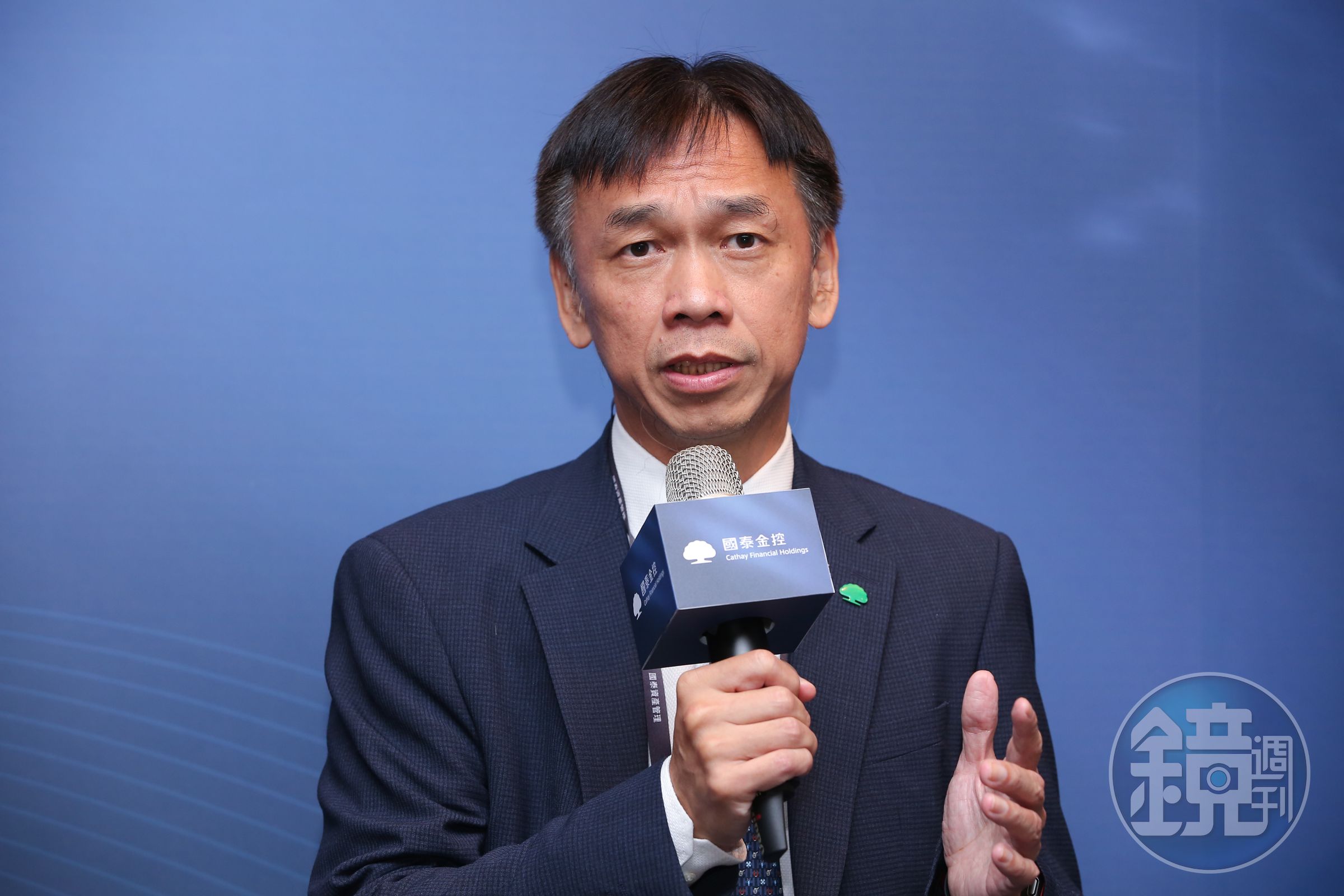 國泰投信董事長張錫強調，大環境還有變數，資產配置須股債平衡。（本刊資料照）