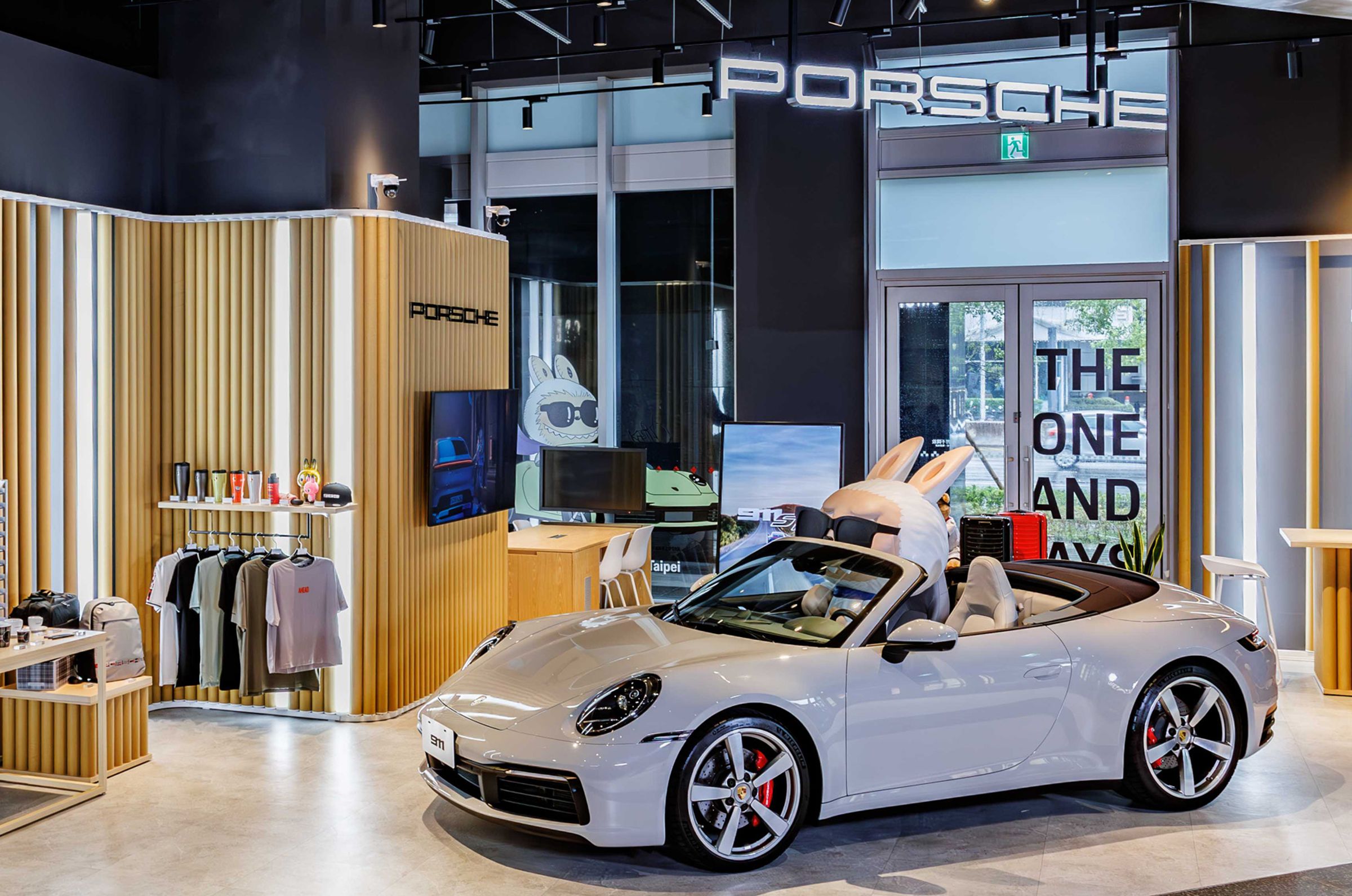 尚騰汽車集團旗下 新北保時捷中心 首座「Porsche NOW 新店裕隆城全新概念店」於日前正式開幕。