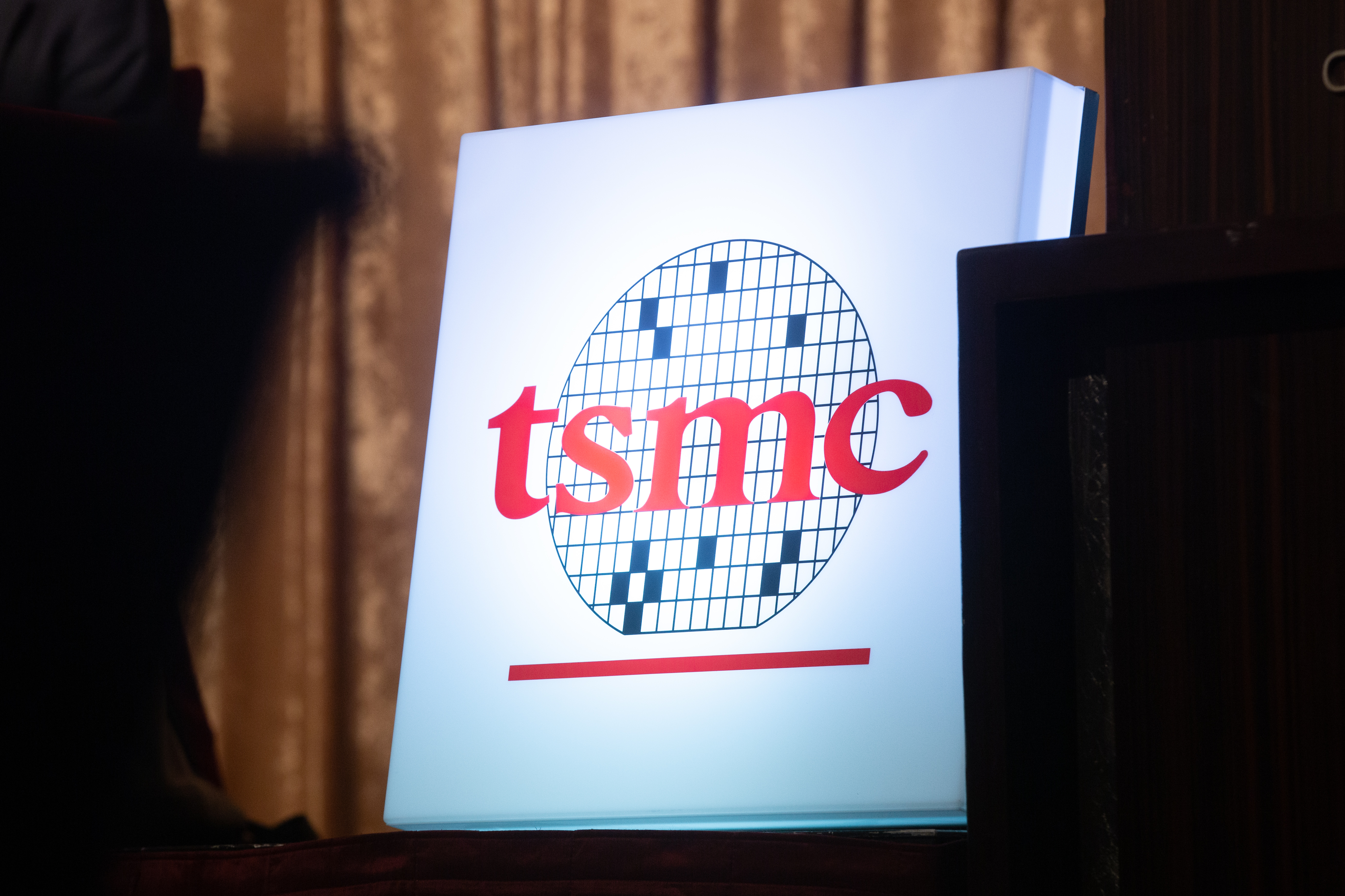 台積電今年漲勢凶猛，股價近逼8字頭，還想上車的投資人能用3策略進場。