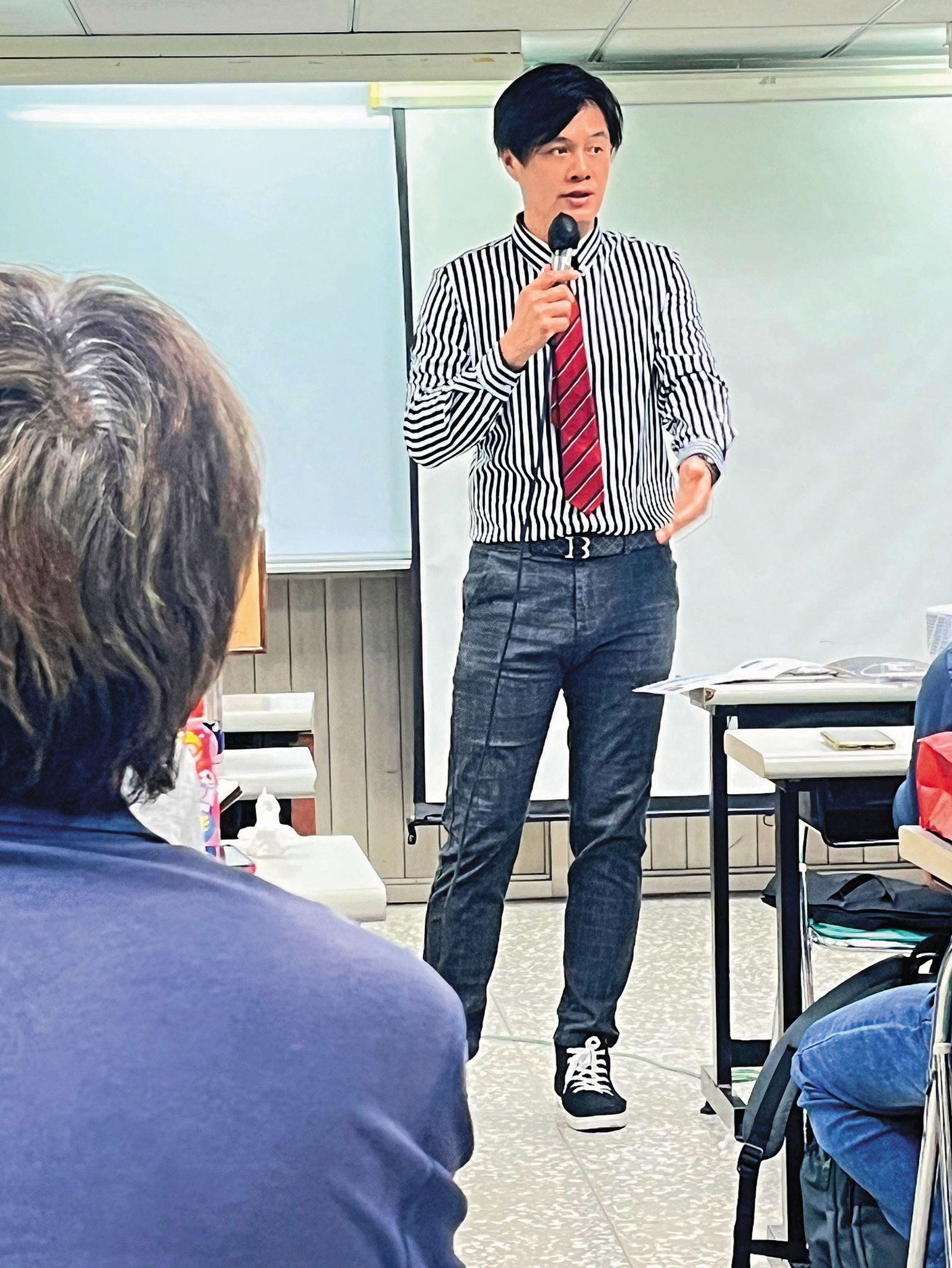 郭岱琦（圖）與王姓女友交往後，一起做直銷，還四處講課賣產品。（翻攝郭岱琦臉書）