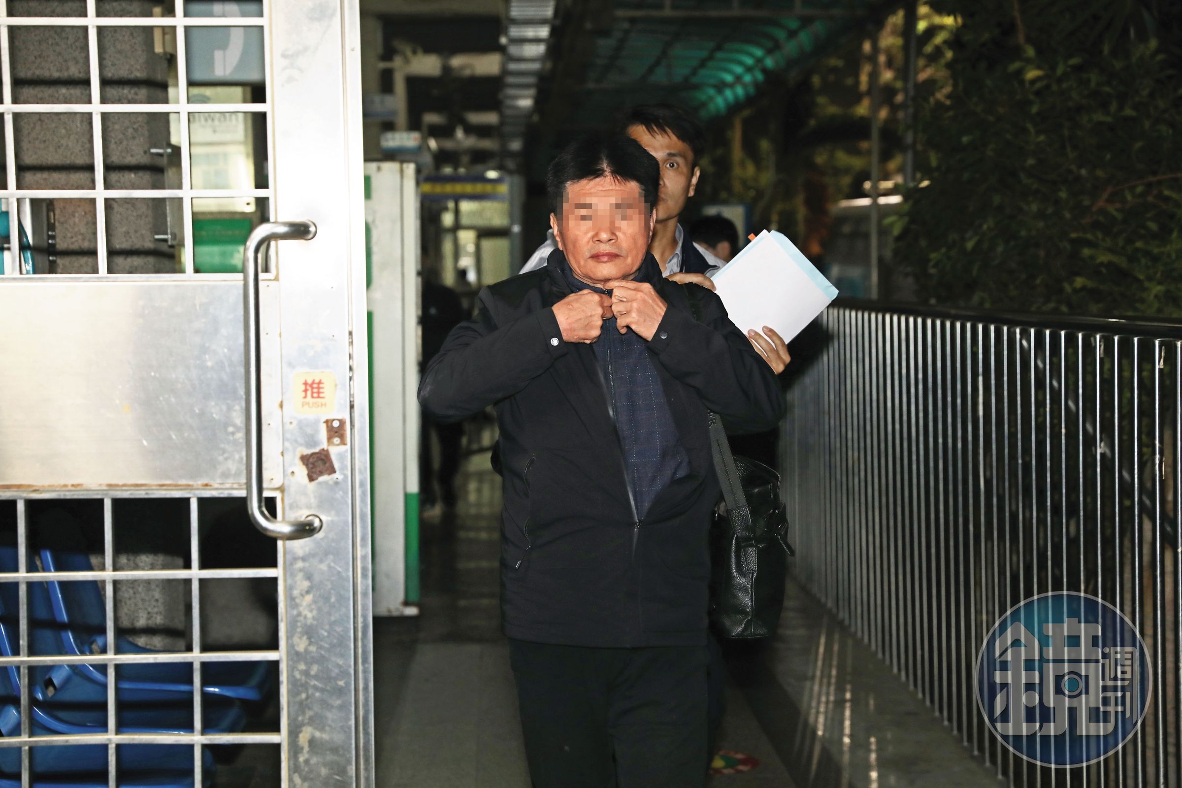 不肖公務員疑勾結私菸集團詐領查緝獎勵金，多名海巡偵查員及警員遭傳訊。