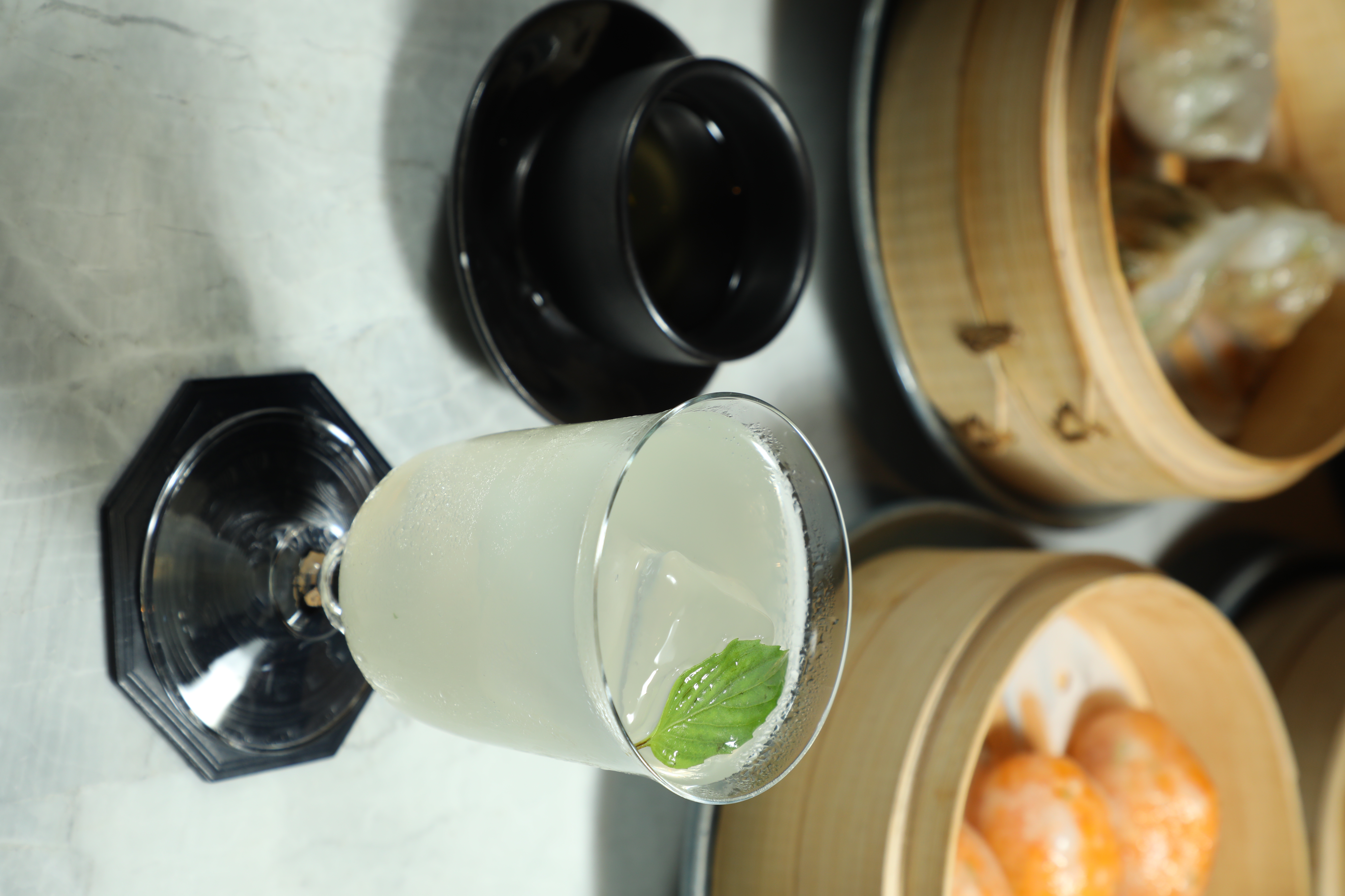 調酒「Nashi」混合了梨清酒、Tried & True伏特加、泰國羅勒及檸檬,味道酸甜清新。