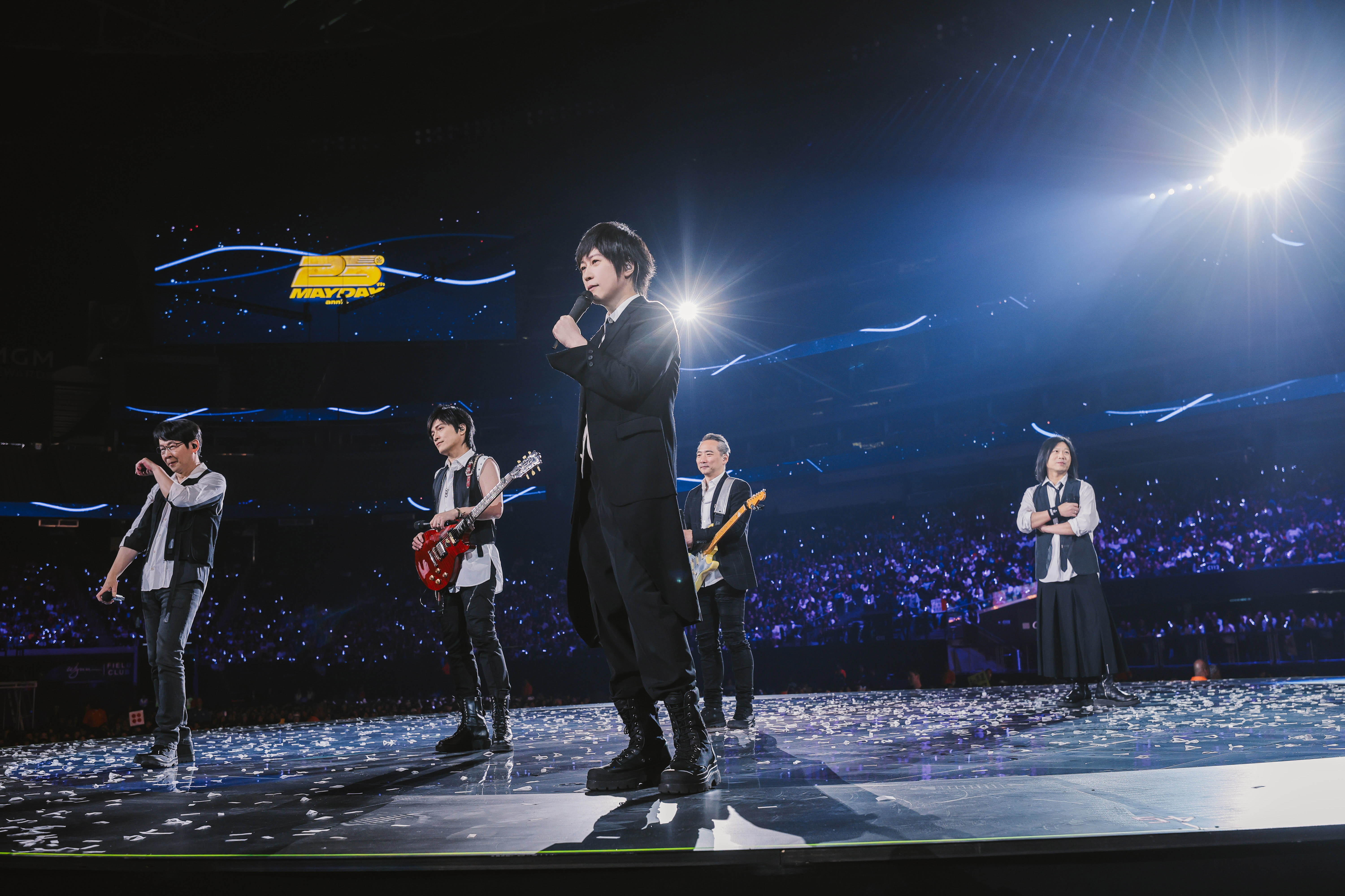 五月天以經典金曲串起25年回憶，現場氣氛在感動與歡騰中達到最高點。（相信音樂提供）