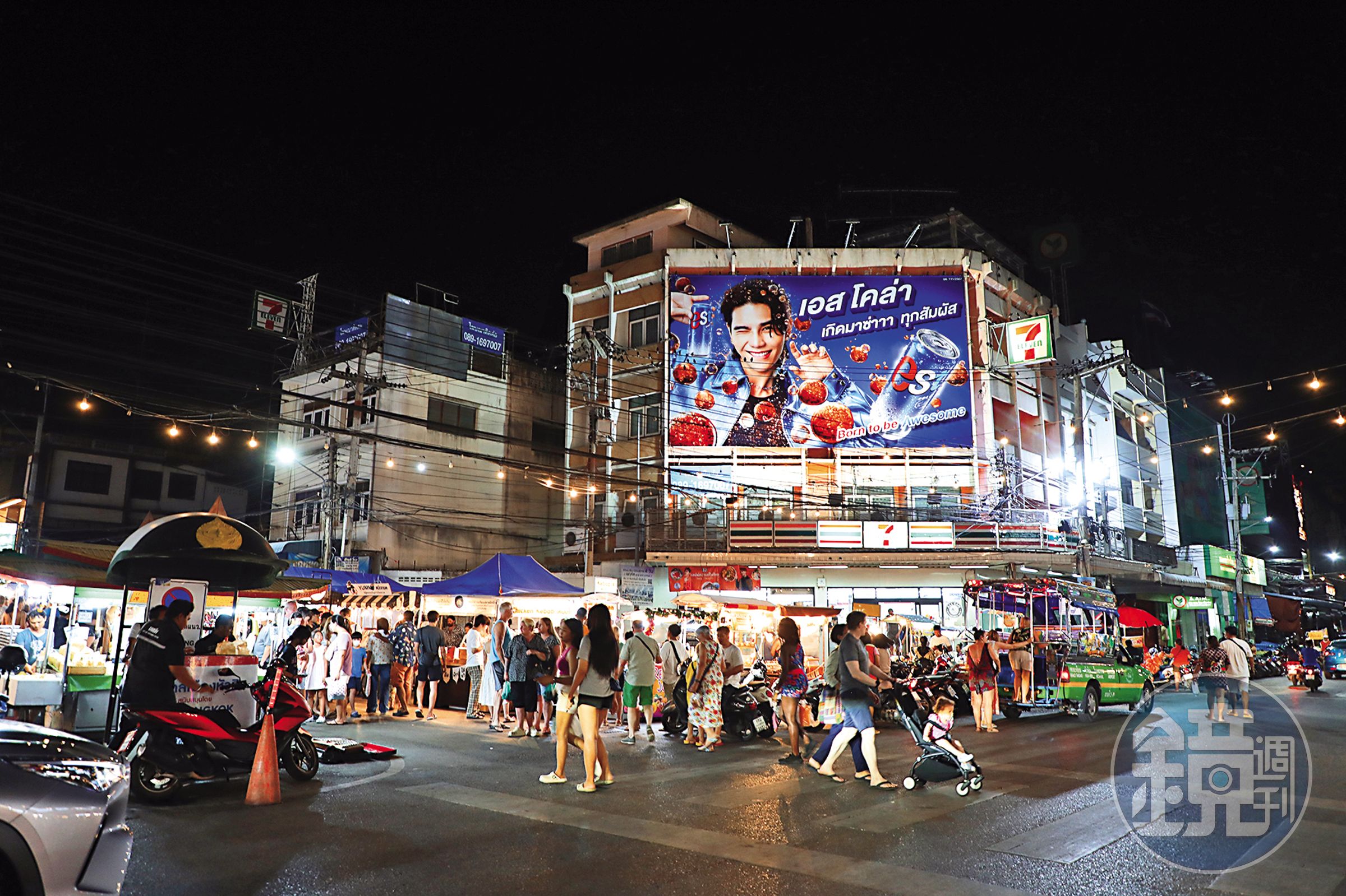 Chatchai Night Market華欣夜市是當地最有特色的夜生活，每個遊客都會去逛一逛。