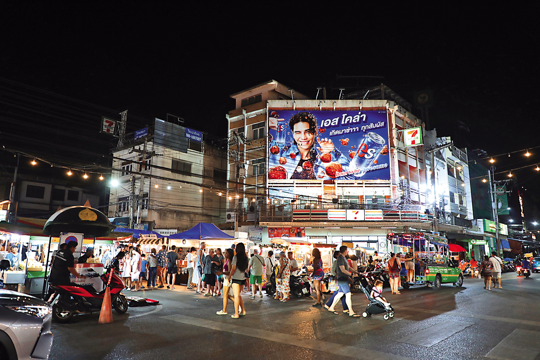 Chatchai Night Market華欣夜市是當地最有特色的夜生活，每個遊客都會去逛一逛。