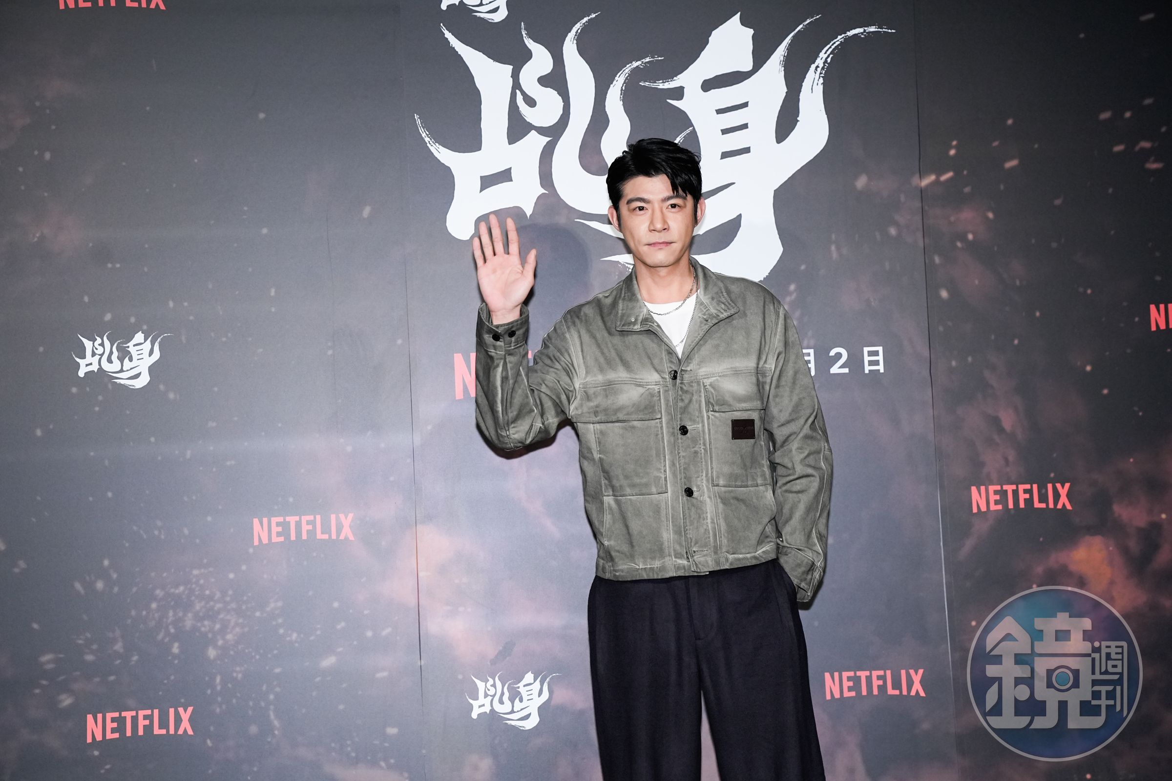 王柏傑出席Netflix影集《乩身》宣傳活動，談及與謝欣穎同撐傘話題幽默回應。

