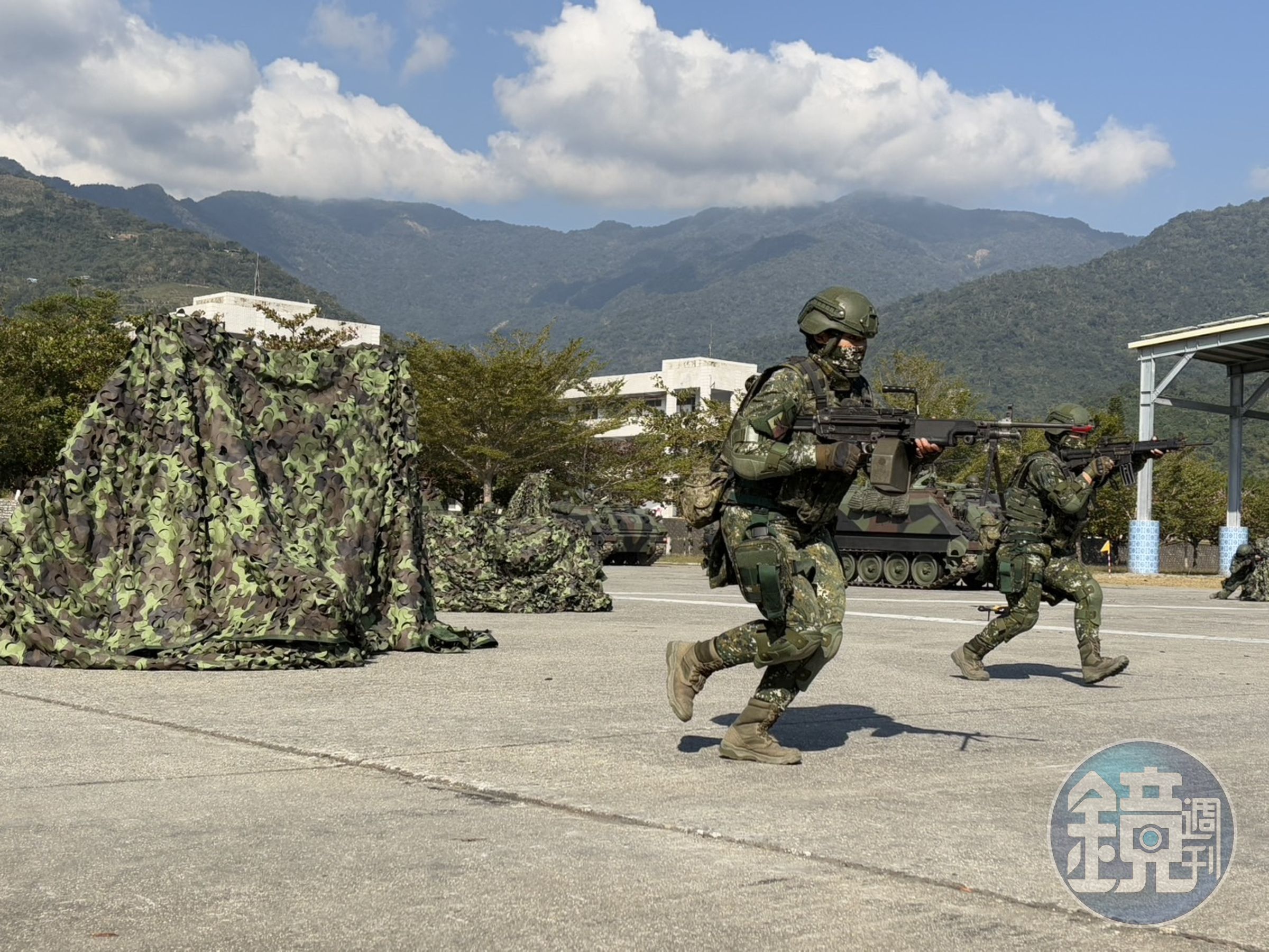 賴清德視察陸軍台東地區指揮部操演。