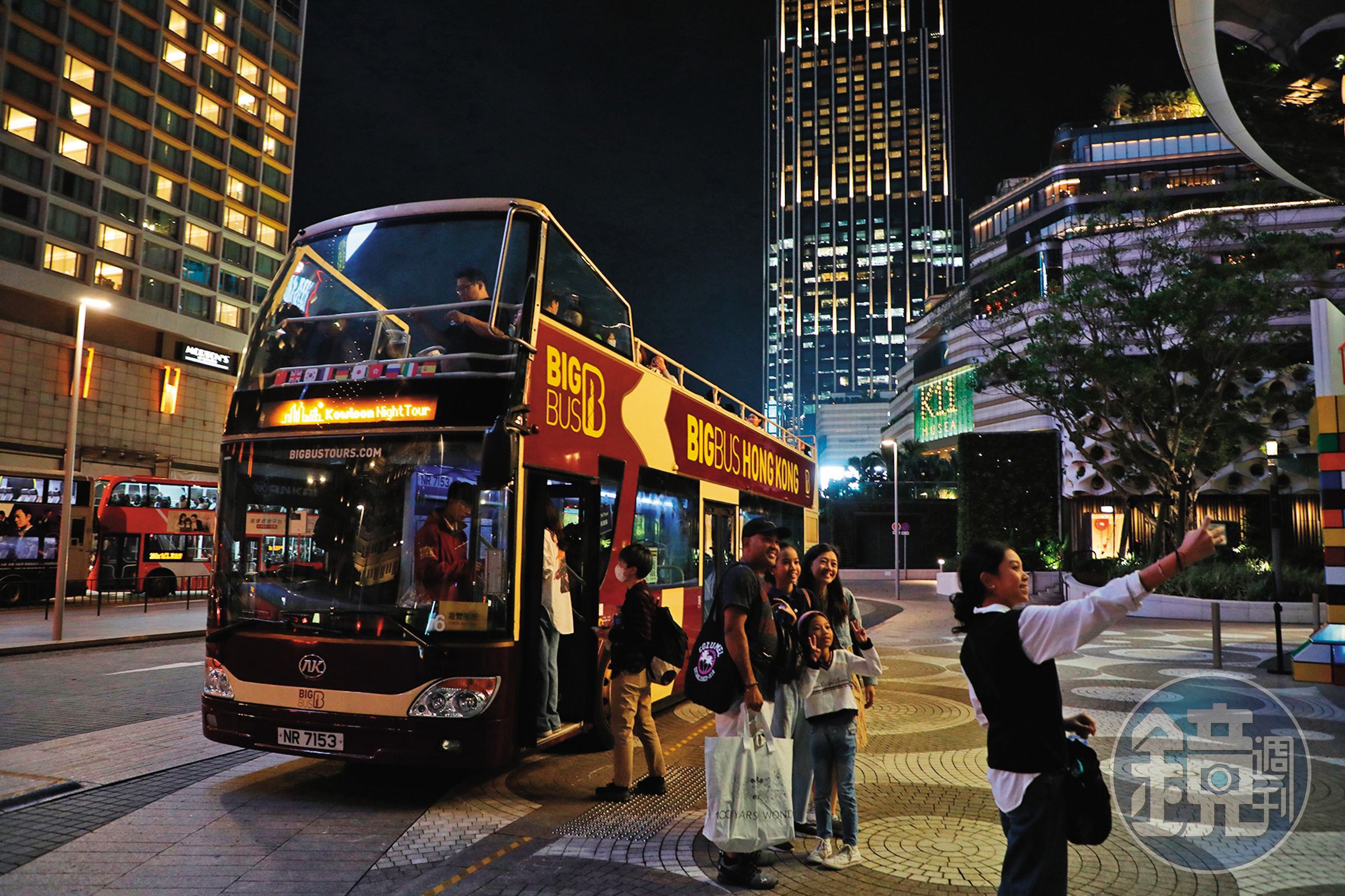 Big Bus九龍夜遊的集合與下車地點都在K11 MUSEA Donut Playhouse前面。