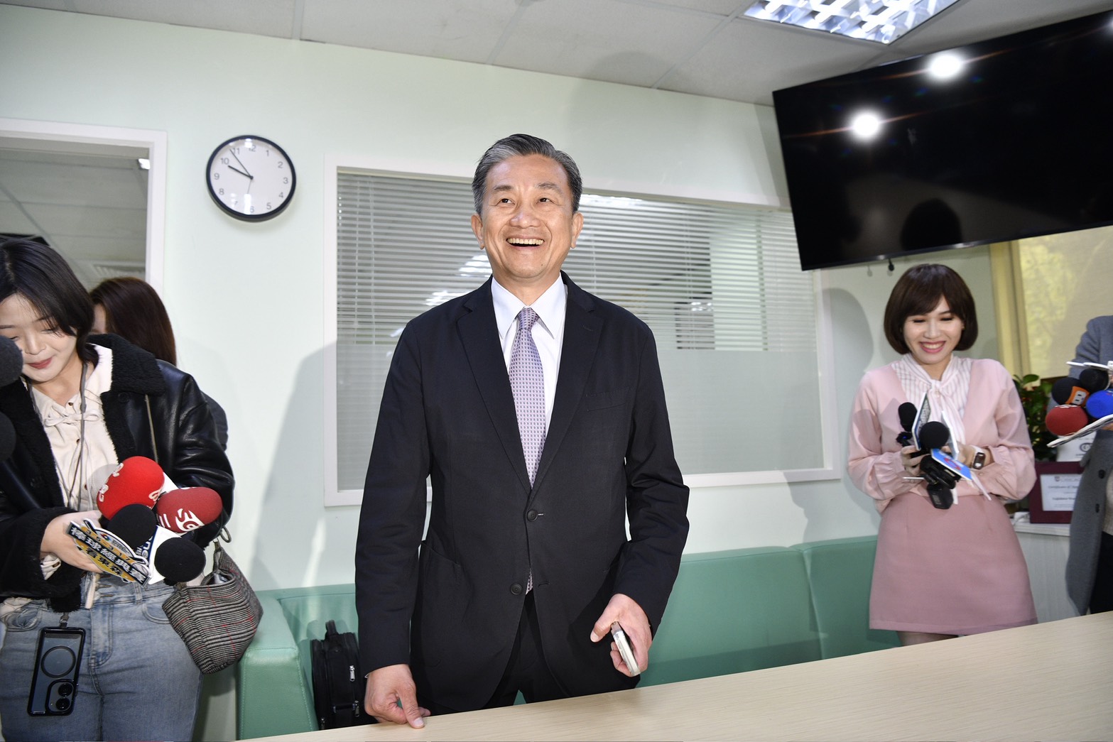 王定宇又捲桃色風波，據轉述賴清德在在中常會表示，所有黨員的言行都該以更高標準檢視。（鏡報李智為）