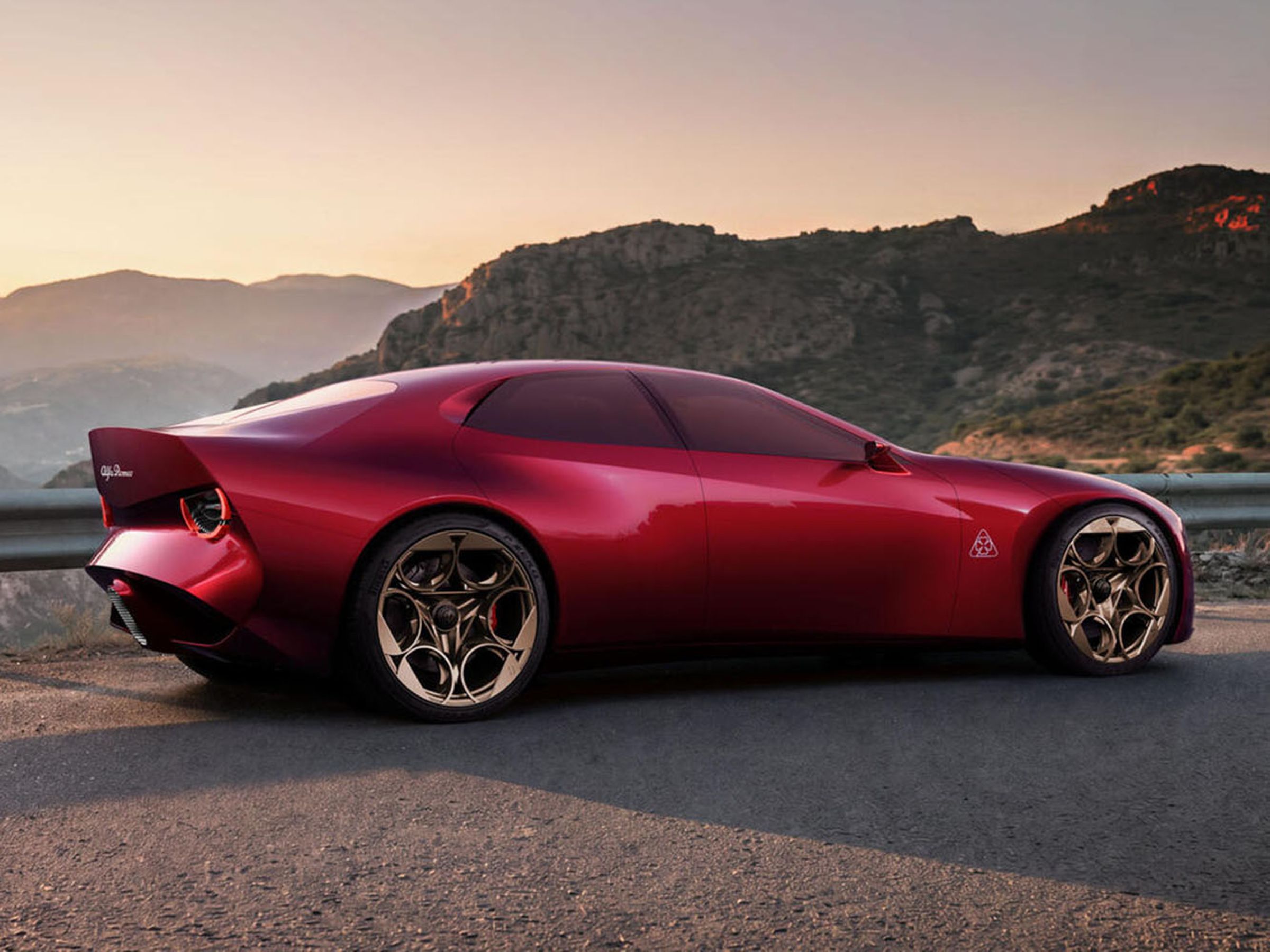 Cuorerosso 的後開式車門、特殊車體比例與座艙結構,顯然仍帶有概念車的實驗性質,並不能直接視為未來量產車的完整樣貌。
