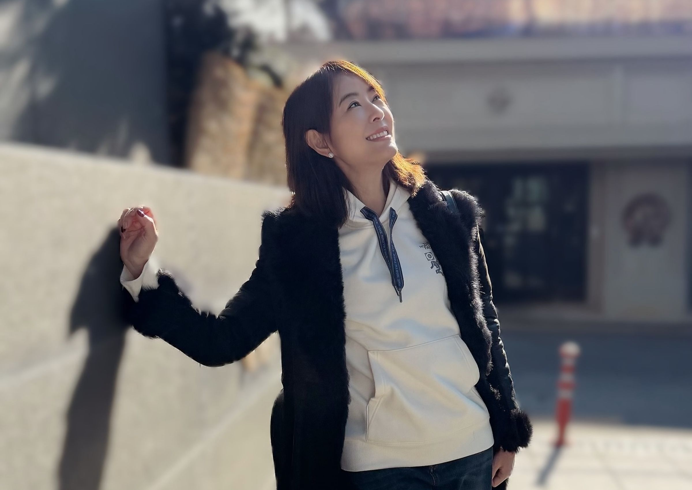 賈永婕今天po文,提到在許多人的幫助下,讓她拼回家族記憶的拼圖。(翻攝自賈永婕臉書)
