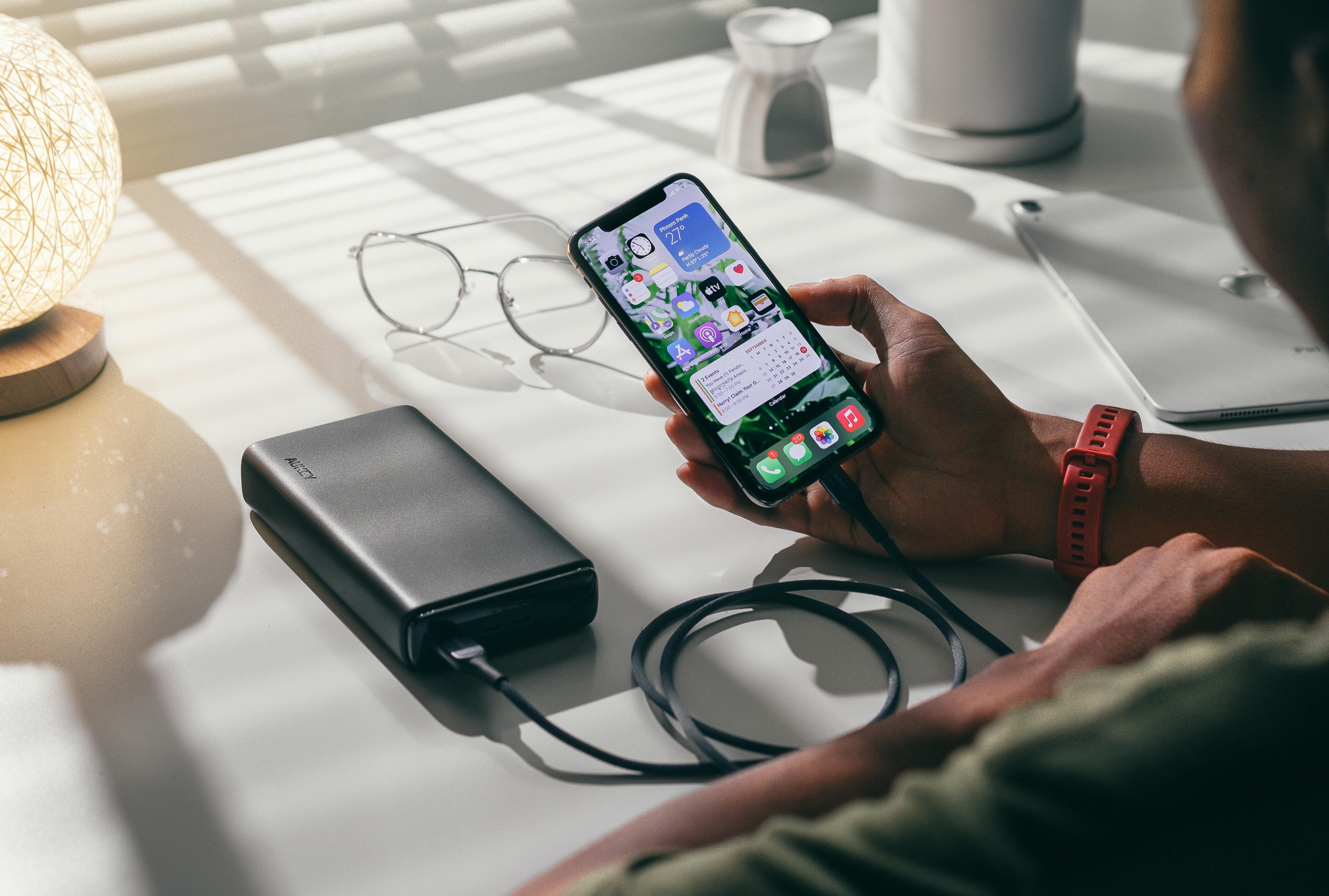 行充夏季事故頻傳！電池膨脹竟藏爆炸風險。（示意圖，非當事人／pexels）