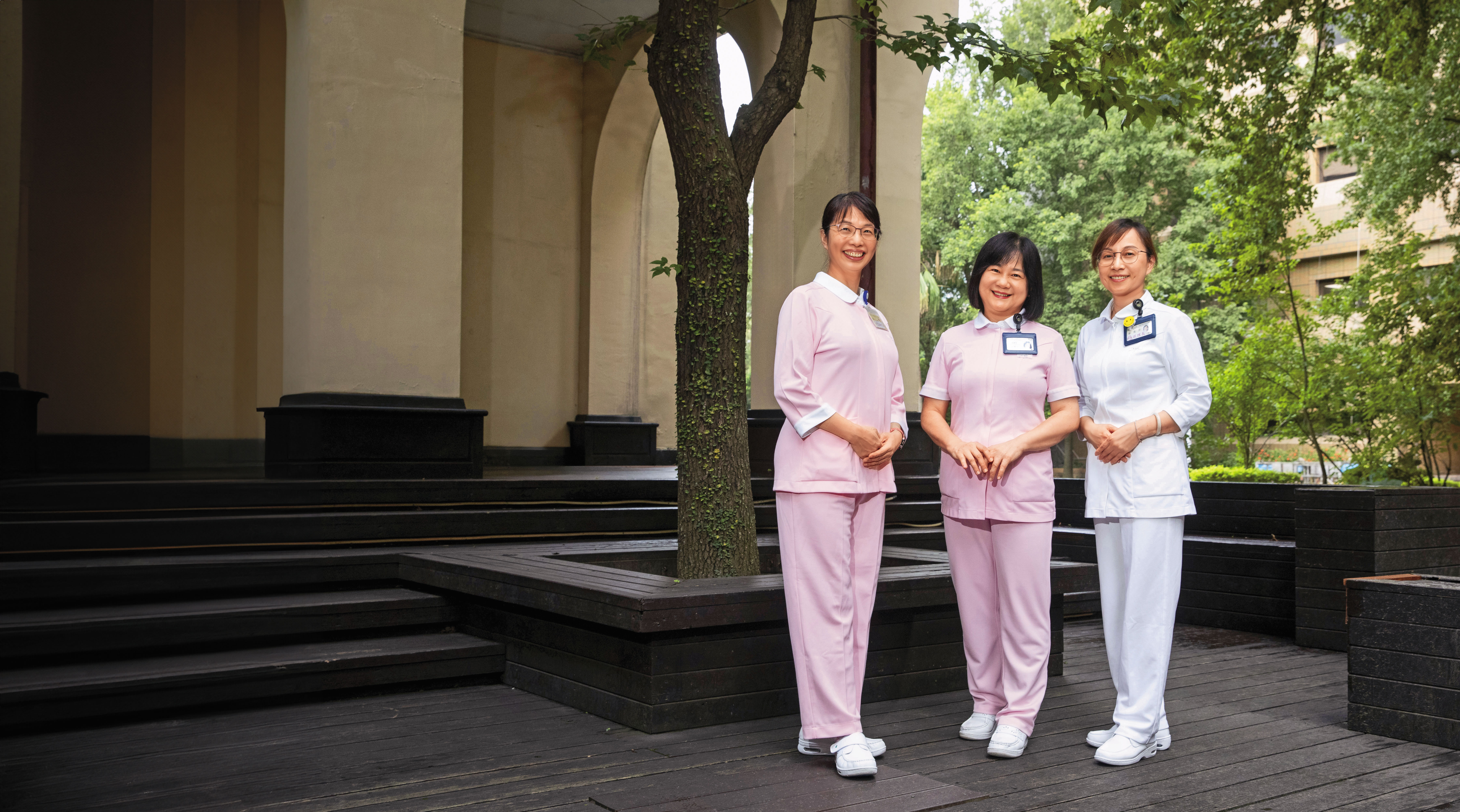 潘玫燕（左起）、謝秀祝、鄭慧萍今年獲選台大醫院楷模護理長。