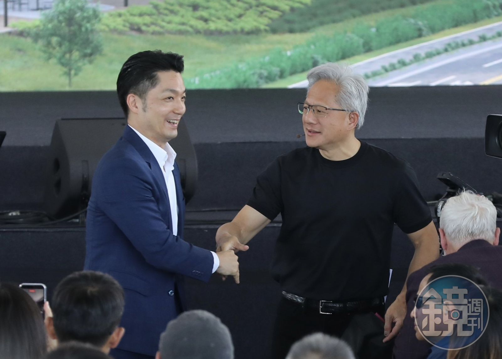 黃仁勳出手了!蔣萬安宣布輝達AI進駐文湖線 24站建數位分身