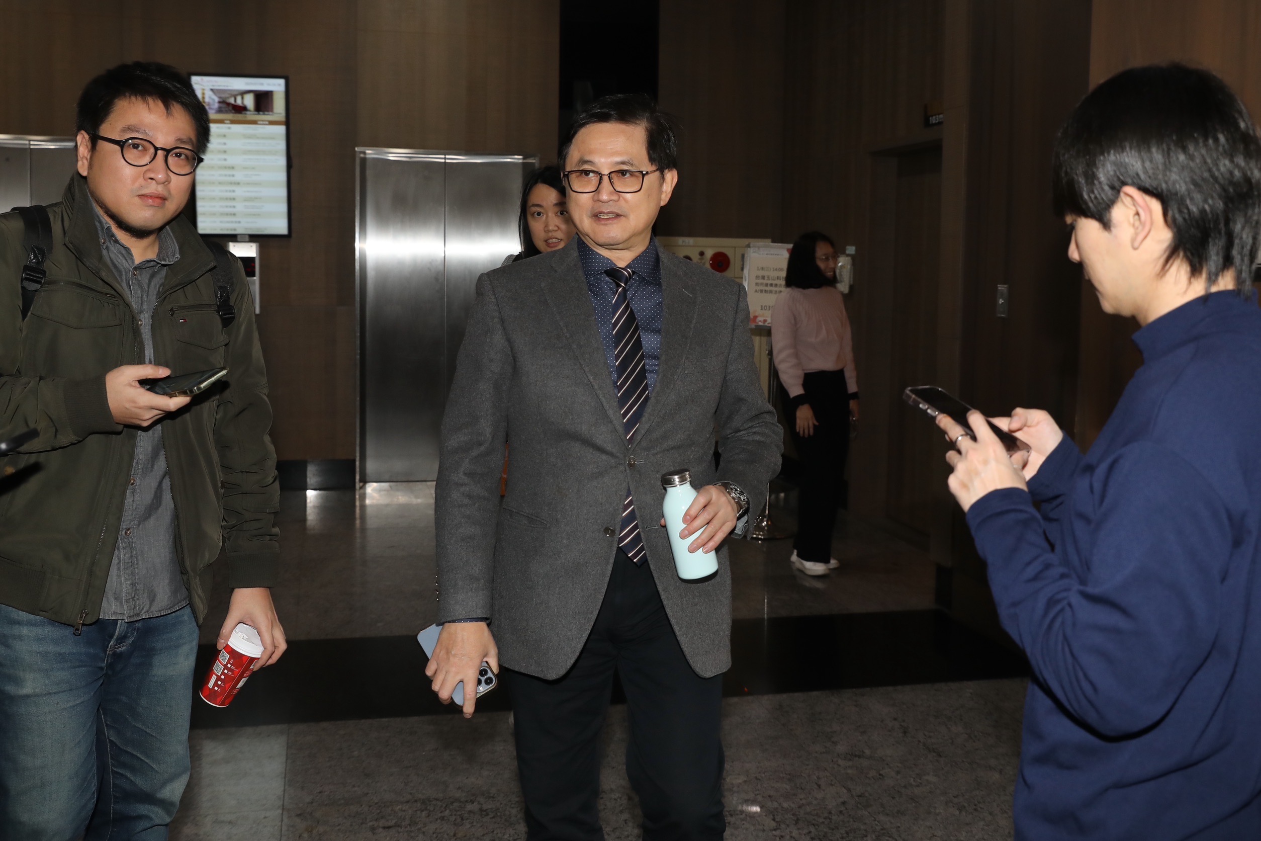 ，童子賢日前受訪時表示，對今年5月核三廠二號機延役一事，他認為從社會共識凝聚來看是樂觀的。