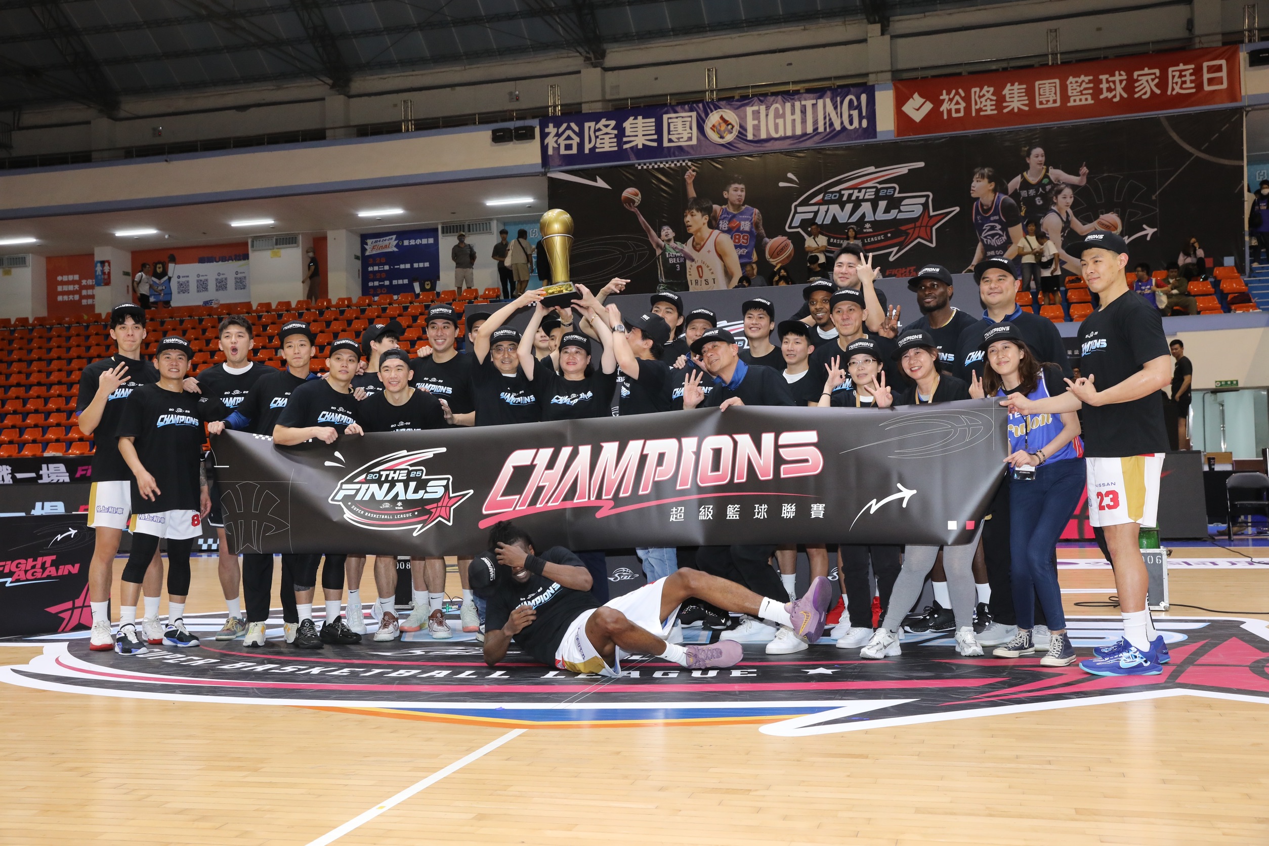 裕隆此役以65比62擊敗台銀，奪下本屆SBL總冠軍，更寫下隊史第2度3連霸輝煌戰績。