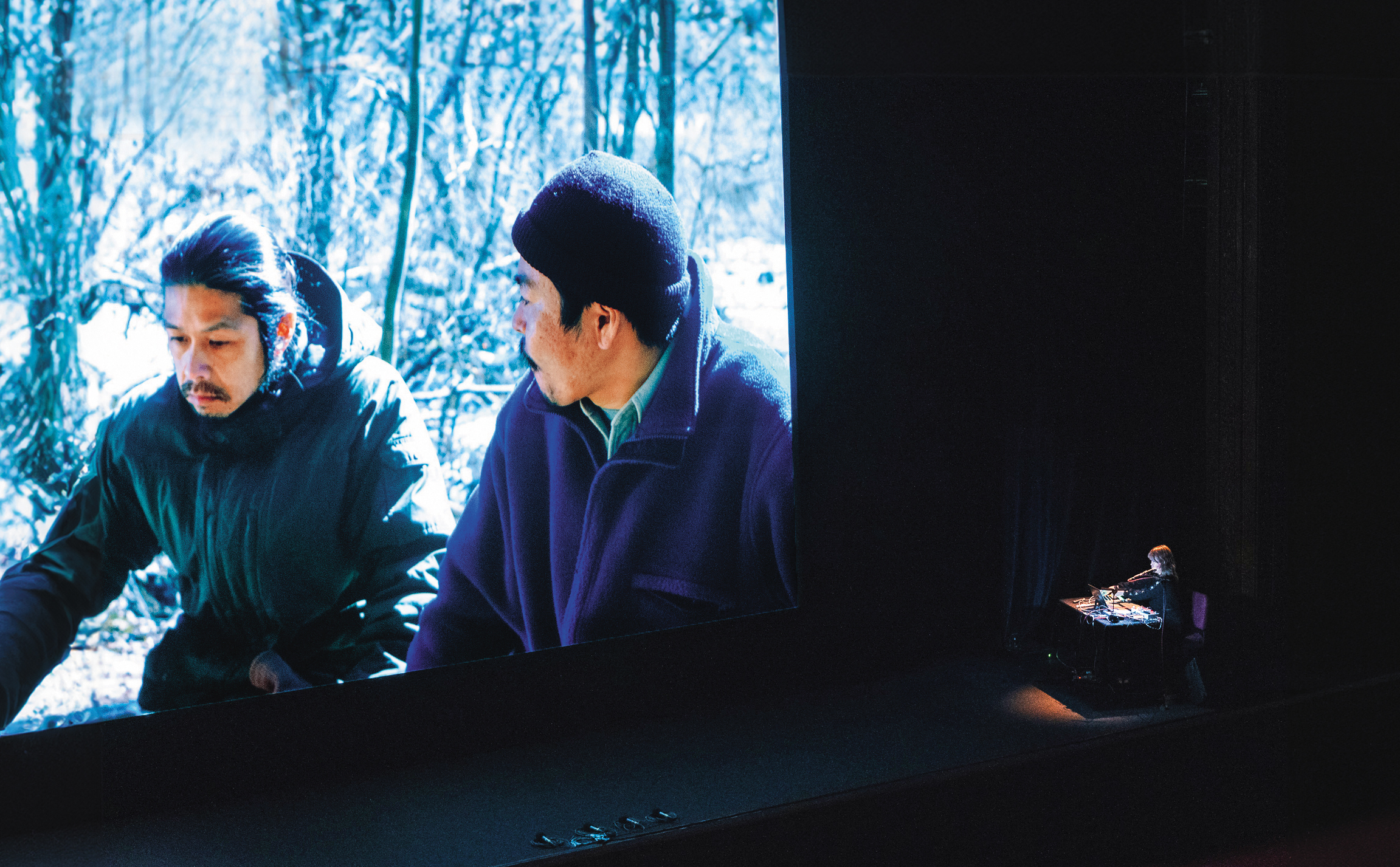 石橋英子（右）受台北電影節之邀，搭配濱口竜介替她量身訂做的無聲片《GIFT》（左）舉辦演奏會。（台北電影節提供）