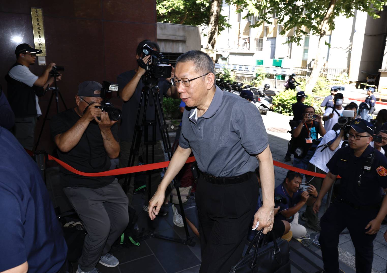 柯文哲4大案一審被判17年，台北地院裁定延長境管。（本刊資料照）