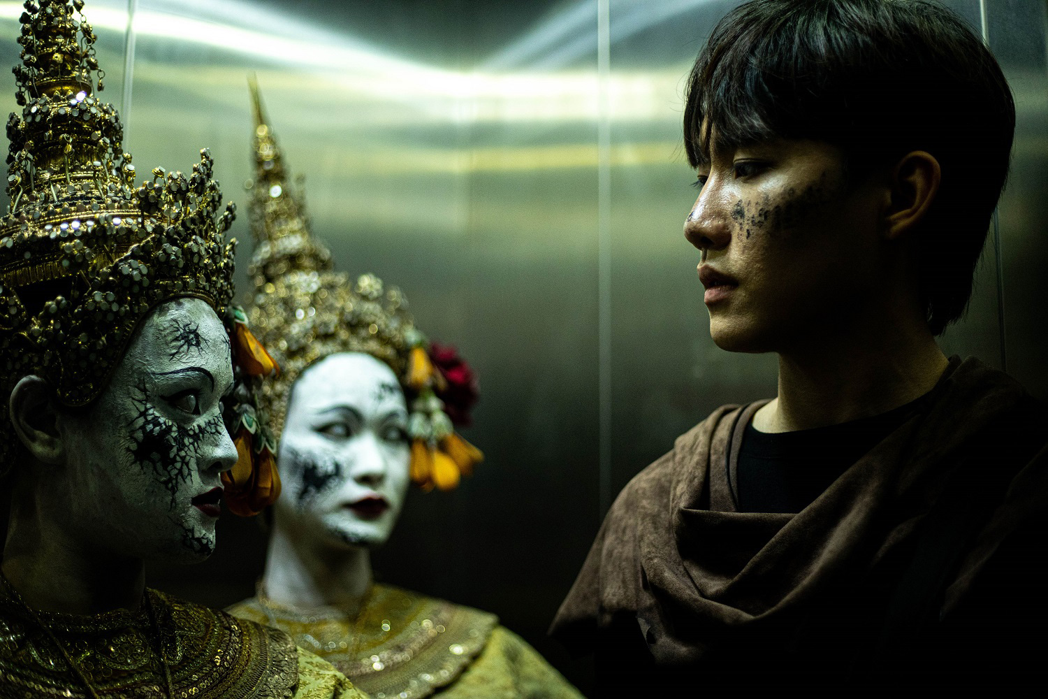 穿著古裝的女鬼是《猛鬼大學：邪無止禁》的可怕場景。（龍祥提供）