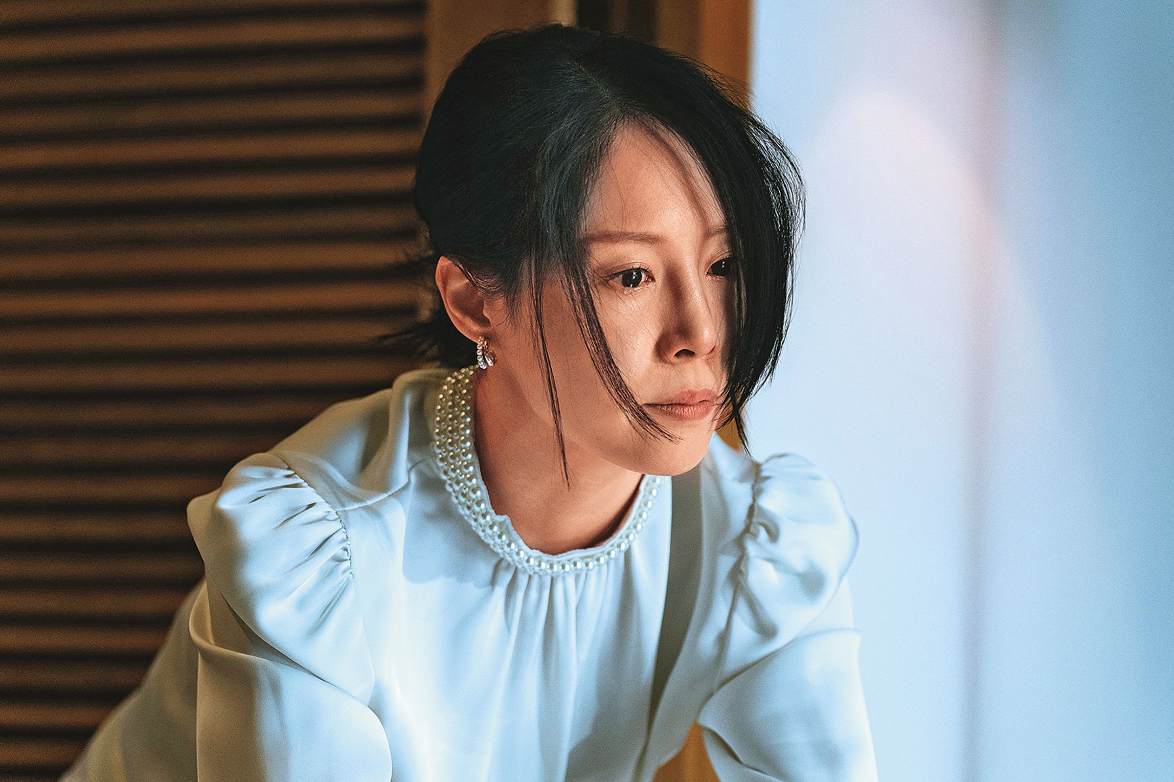 蔡亘晏在《成名在望》飾演表面上光鮮亮麗,實際上遭受家族種種打壓折磨的豪門少奶奶。(瀚草影視提供)