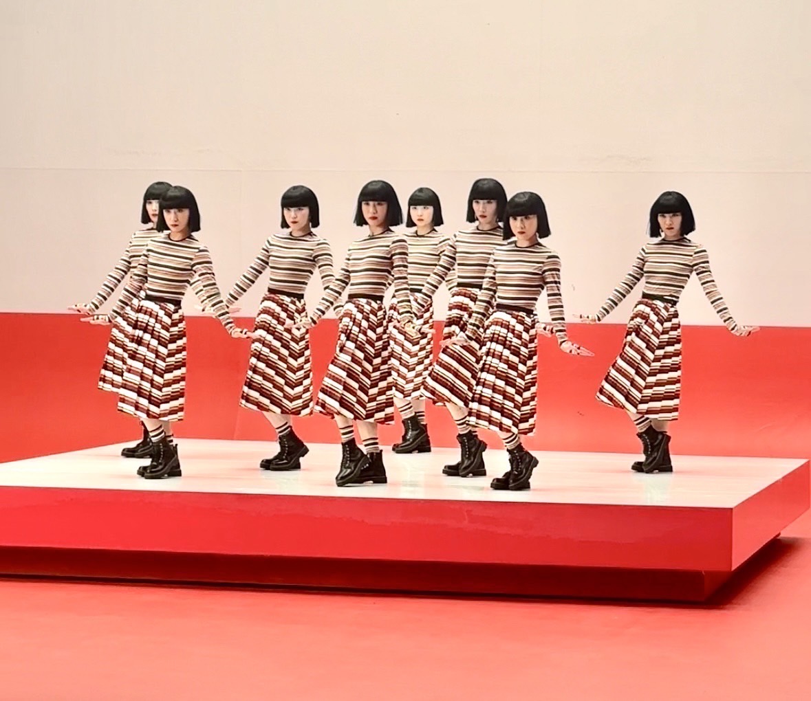 日本大阪女子舞蹈天團Avantgardey擔任新光三越週年慶廣告代言人，跳舞勸buy。（新光三越提供）