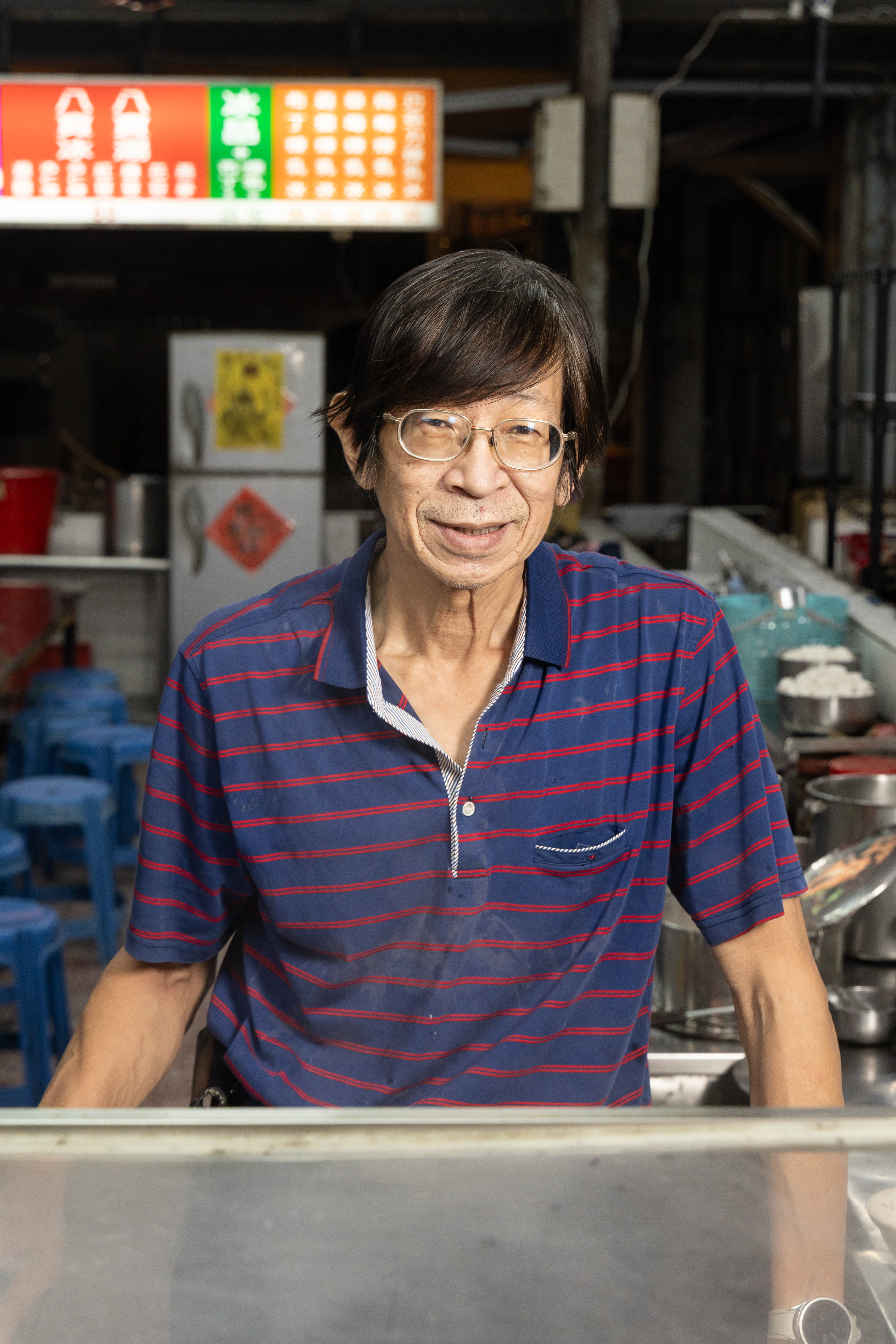 第二代老闆謝奇璋辭職後返鄉，接手家業延續老冰店。