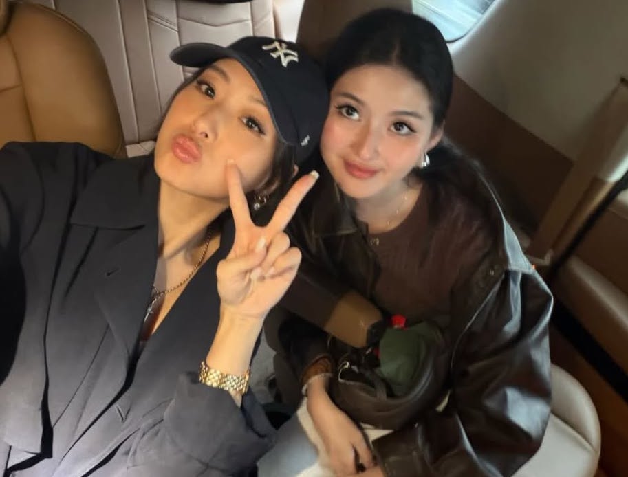 廖思惟(右)跟媽媽孫芸芸長得很像。(翻攝trinityliao IG)