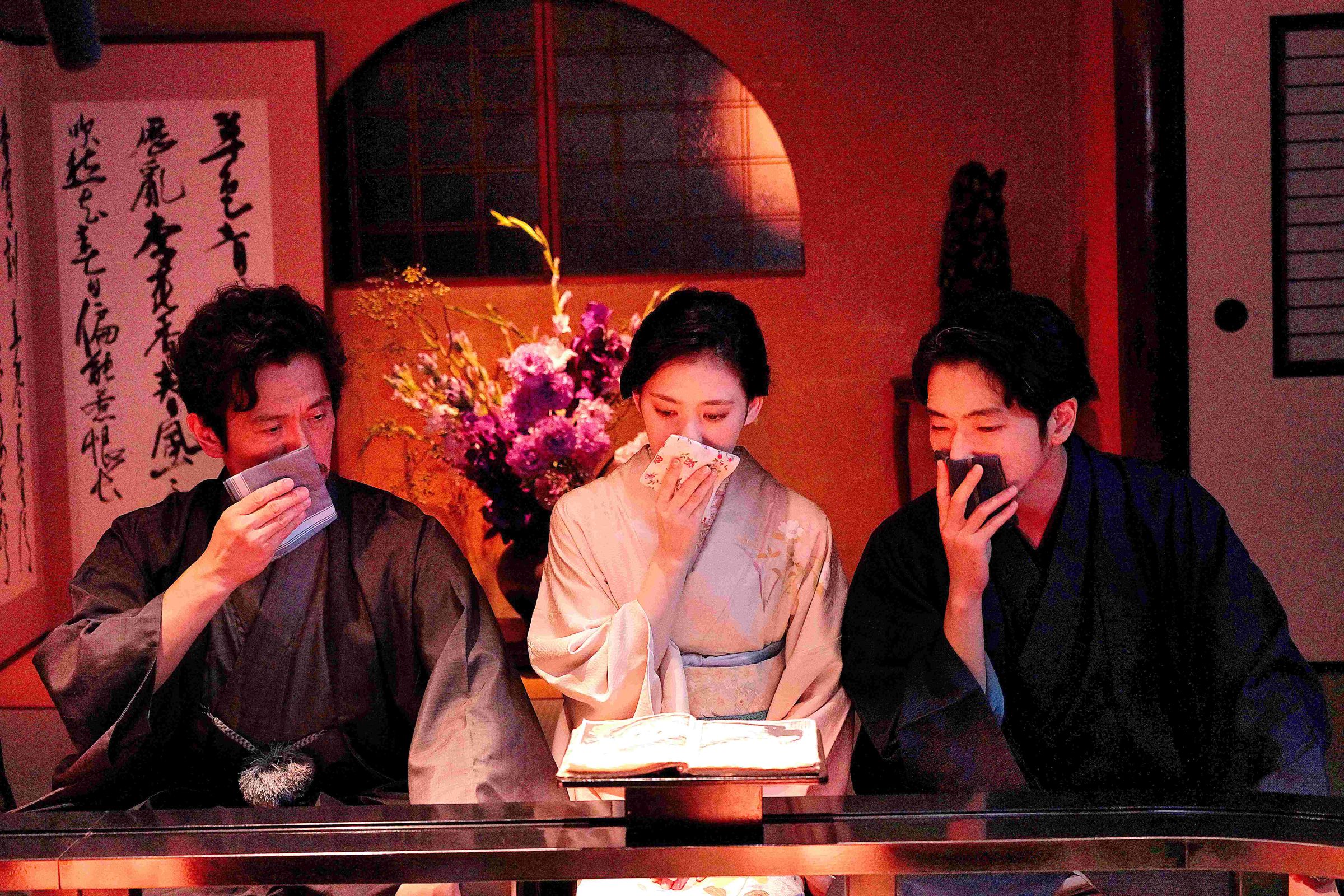​日本影史首部認證，《春畫先生》大膽將神祕的江戶「春畫」無碼搬上大銀幕，以極致官能美學探索日本藝術深度。(海鵬提供)