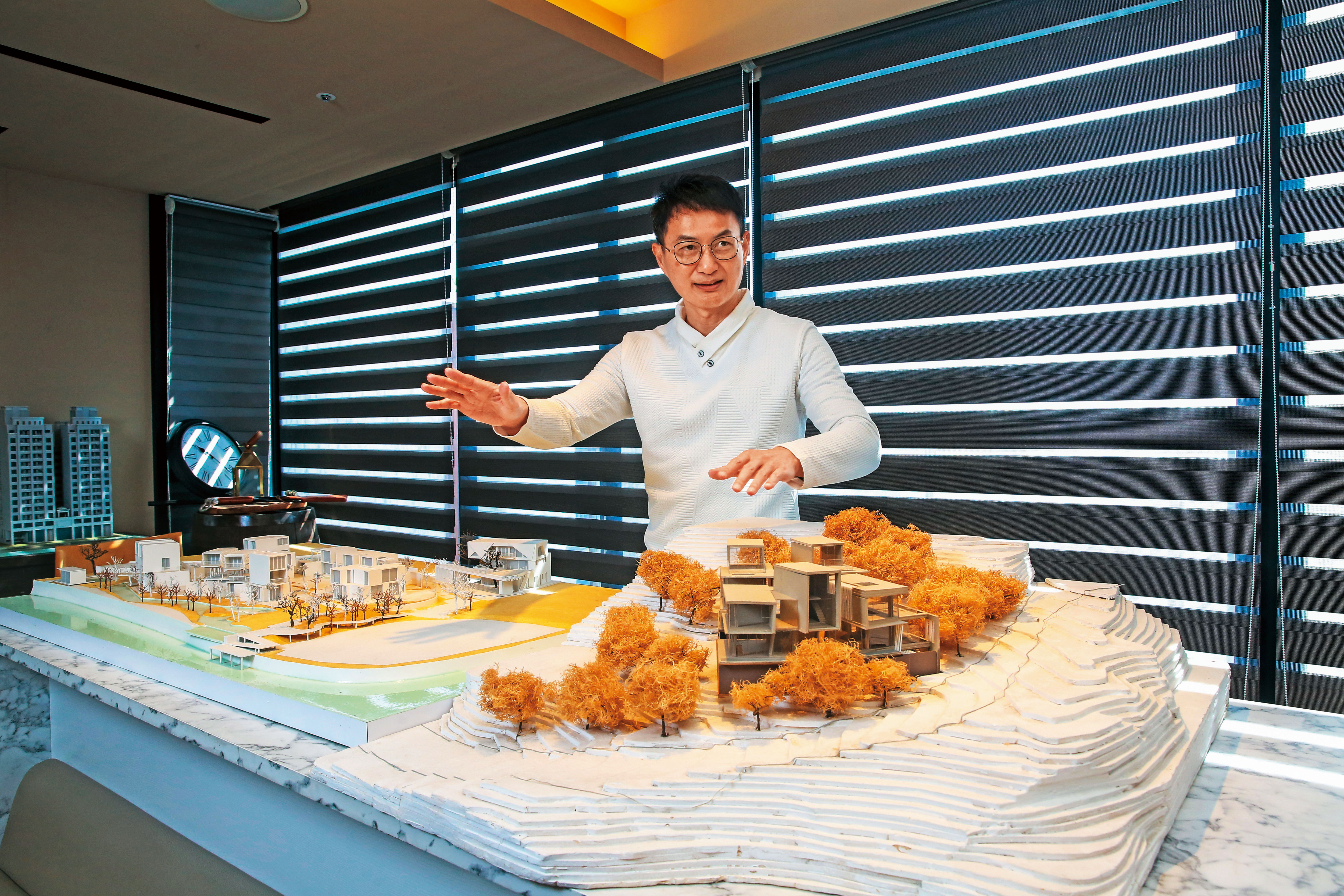 立穩營建董事長陳舜智以現代建築大師萊特為名，跨界開起野奢VILLA。