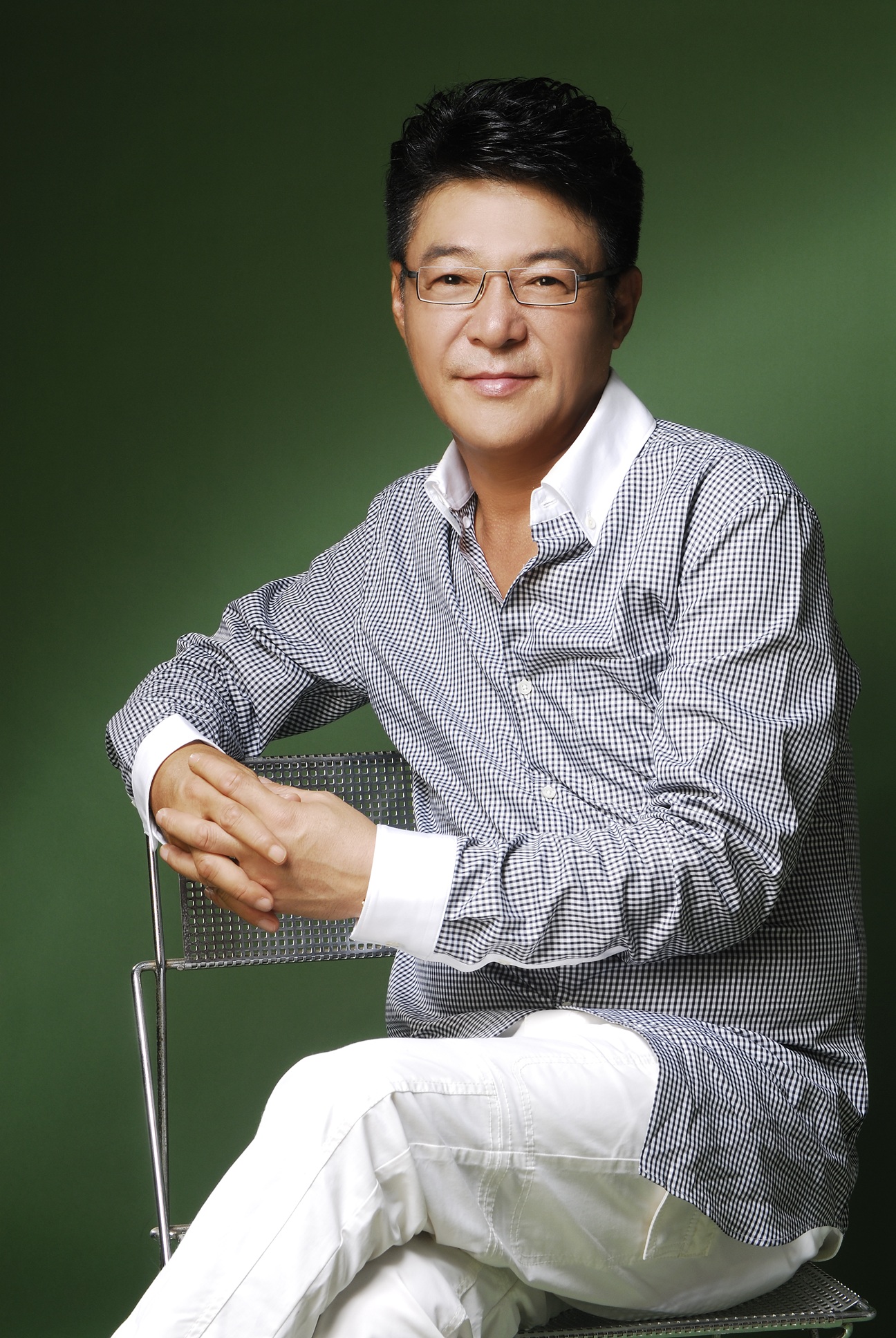 《多年以後再回首》這張專輯,是姜育恆42年歌唱生涯中銷量最好的唱片。(圖/開麗娛樂、擎天娛樂提供)