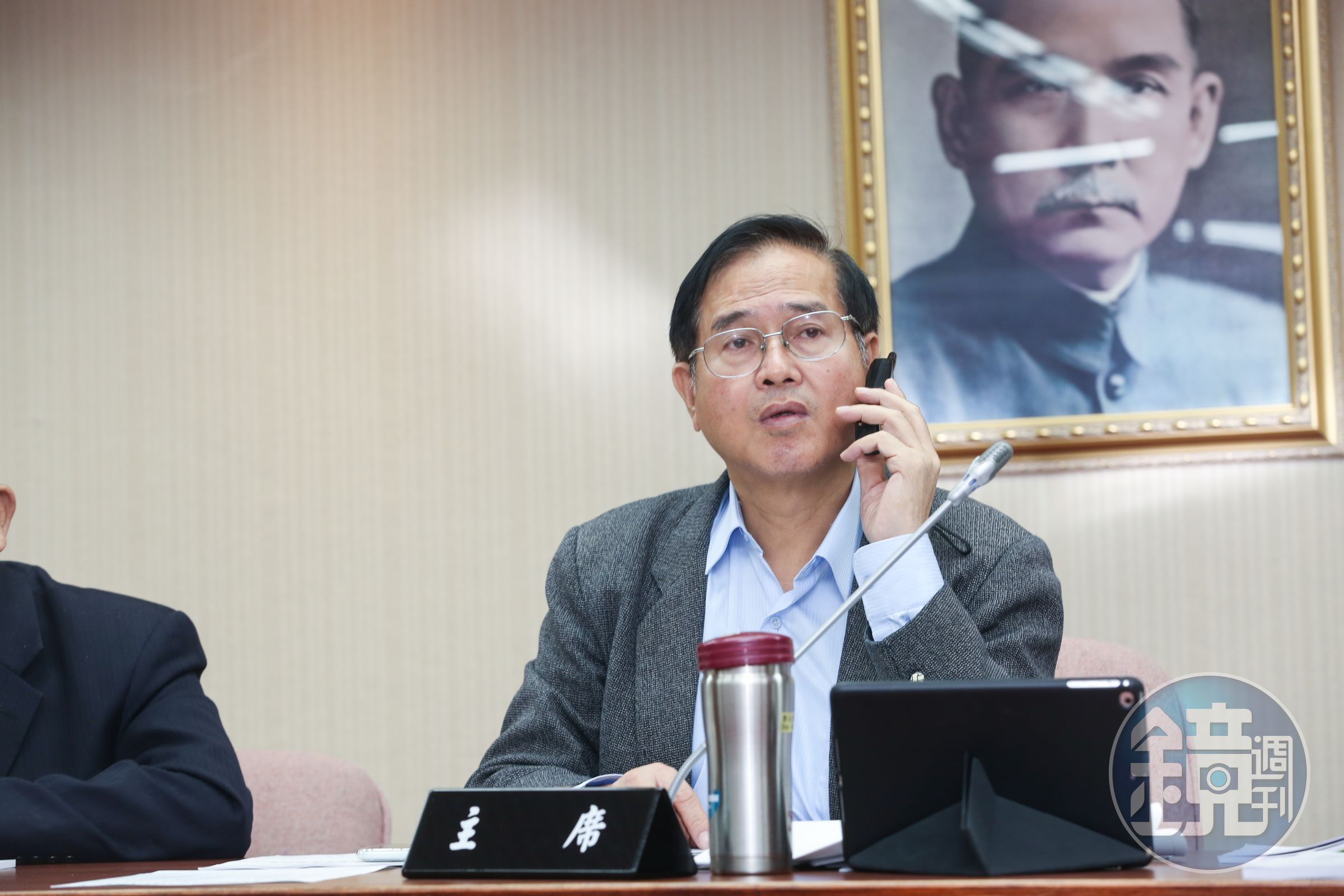國民黨立委鄭天財的辦公室今遭搜索,傳出他讓廠商人馬當特助,獲取不法所得達百萬。(本刊資料照)