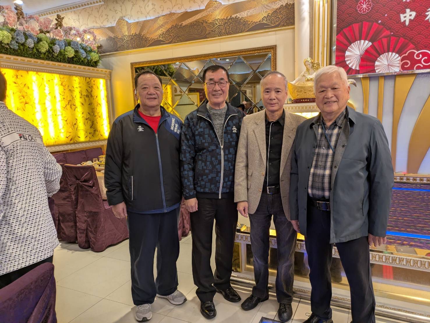 李四川(左2)不公開行程,意外遭游象賢(左1)曝光。(翻攝游象賢臉書)