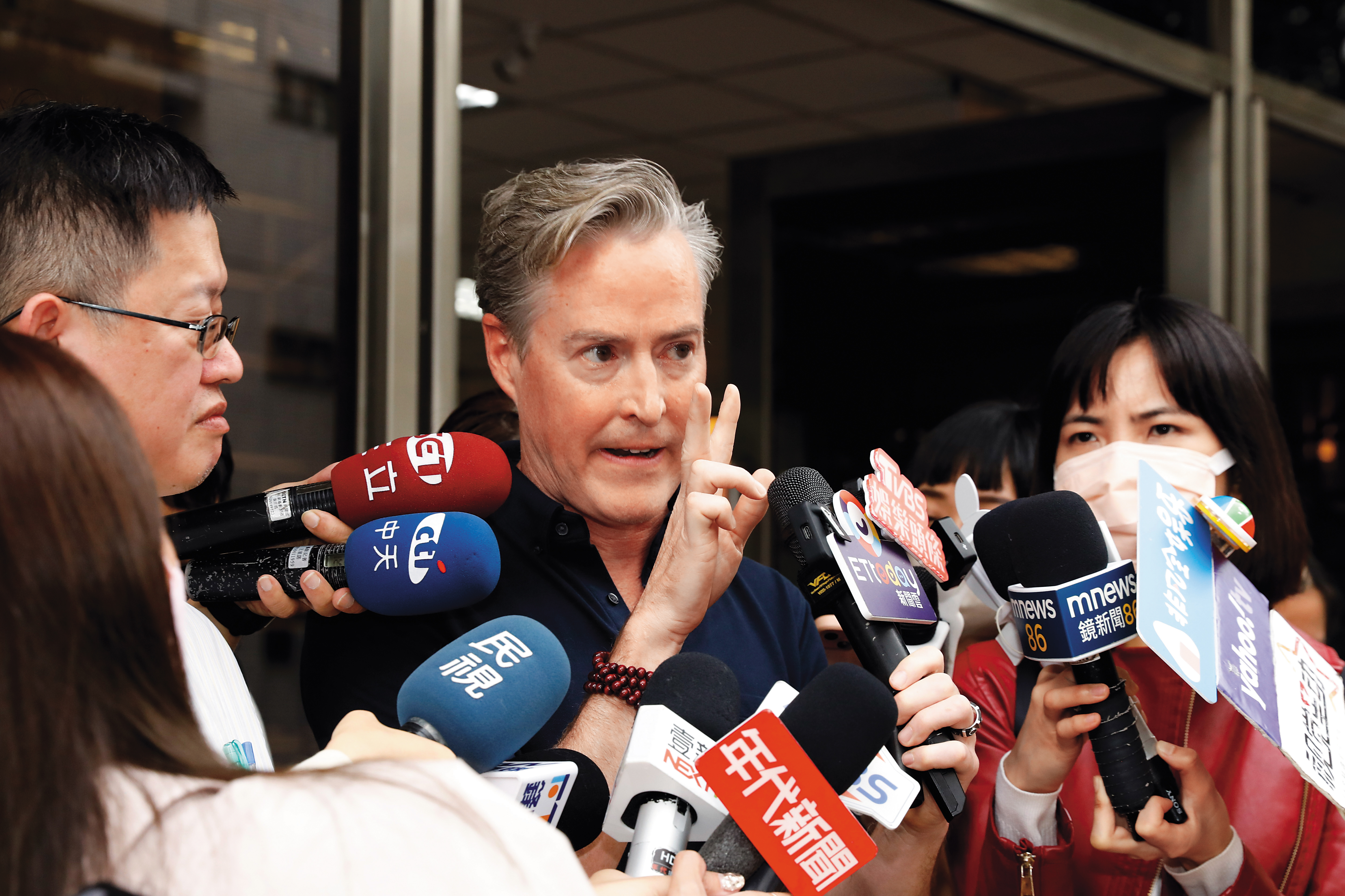 遭性騷的女移工說是因看不下去夏克立的種種行徑，才鼓起勇氣出面曝光醜事。