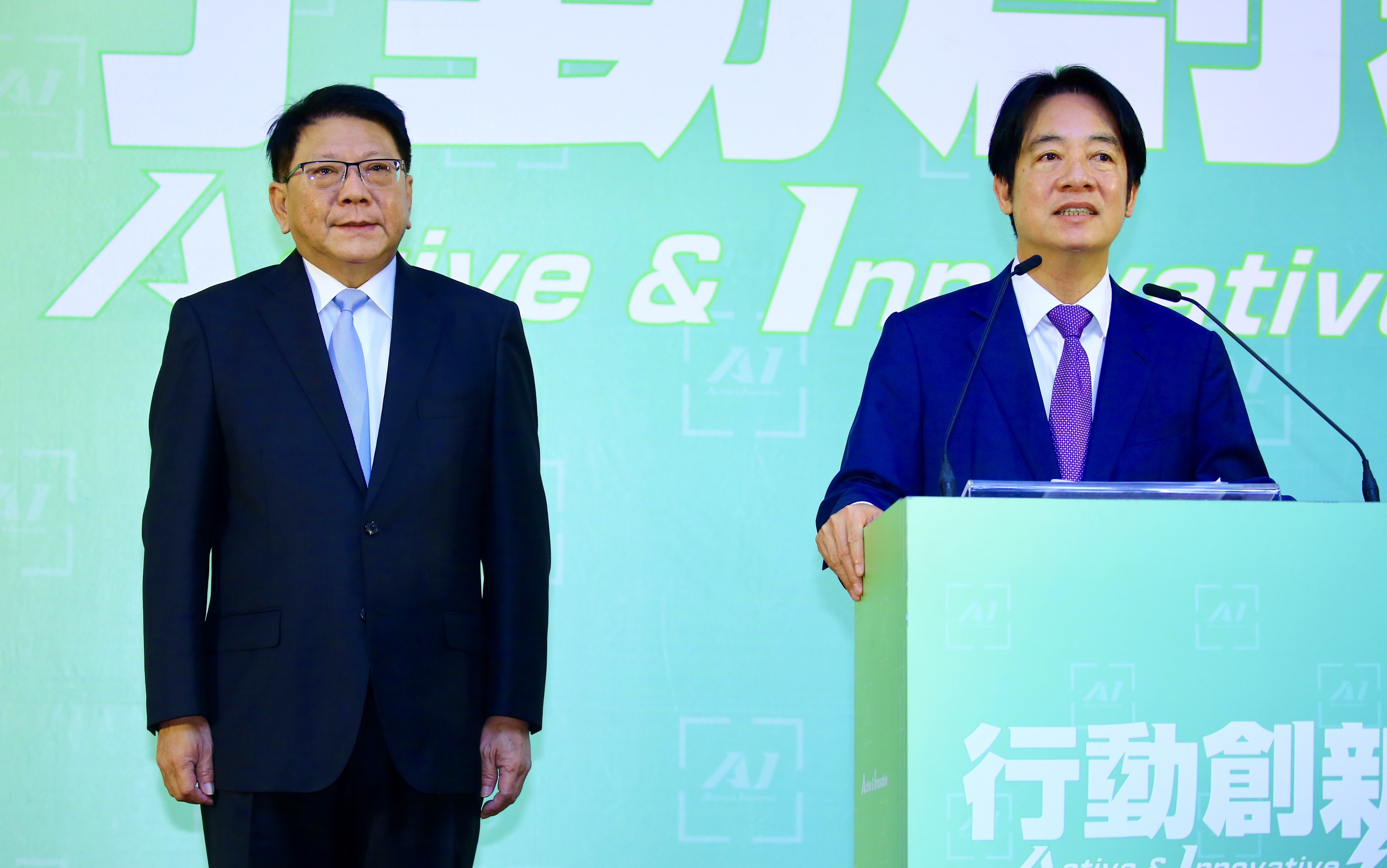 屏東縣前縣長潘孟安（圖左）將出任總統府祕書長，他表示，目前無意投入2026地方選舉參選直轄市長。 