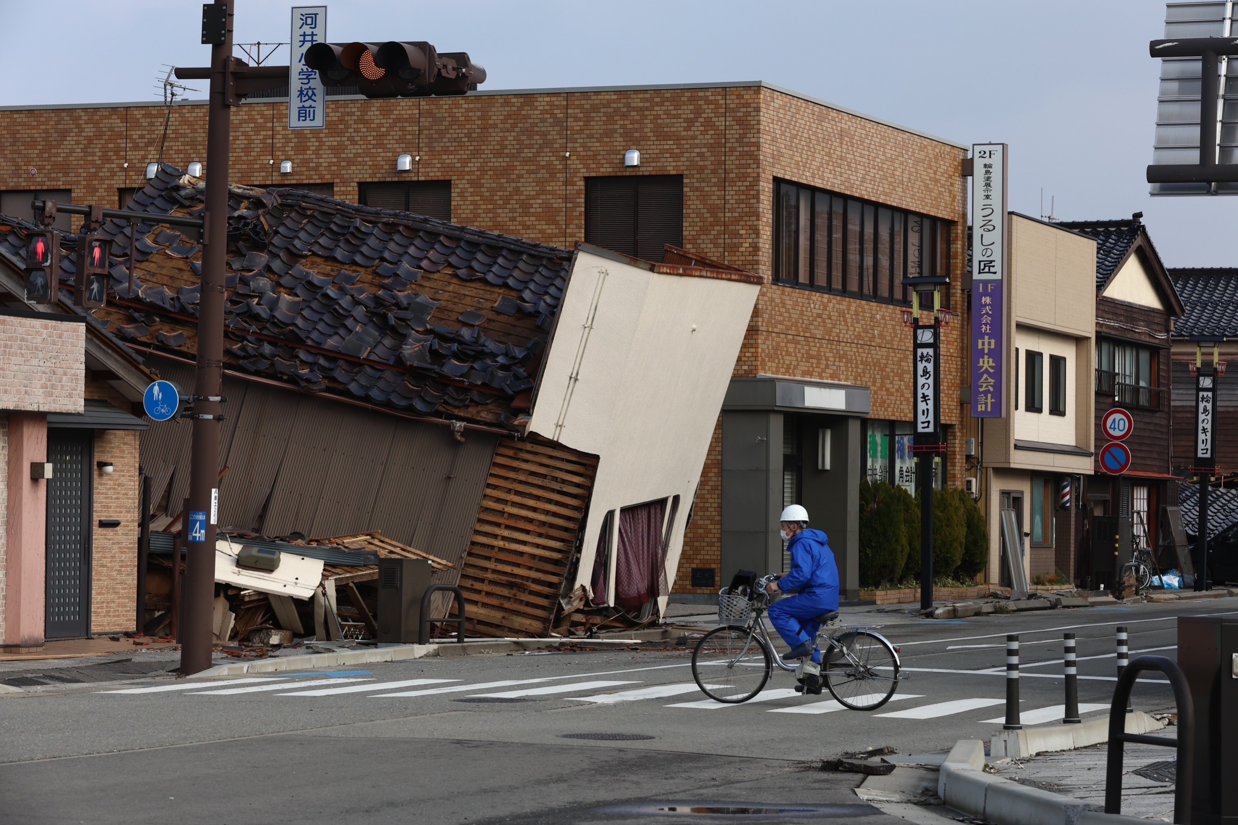 日本能登半島元旦發生7.6強震，至今罹難人數攀升至180人，仍有120人失聯。