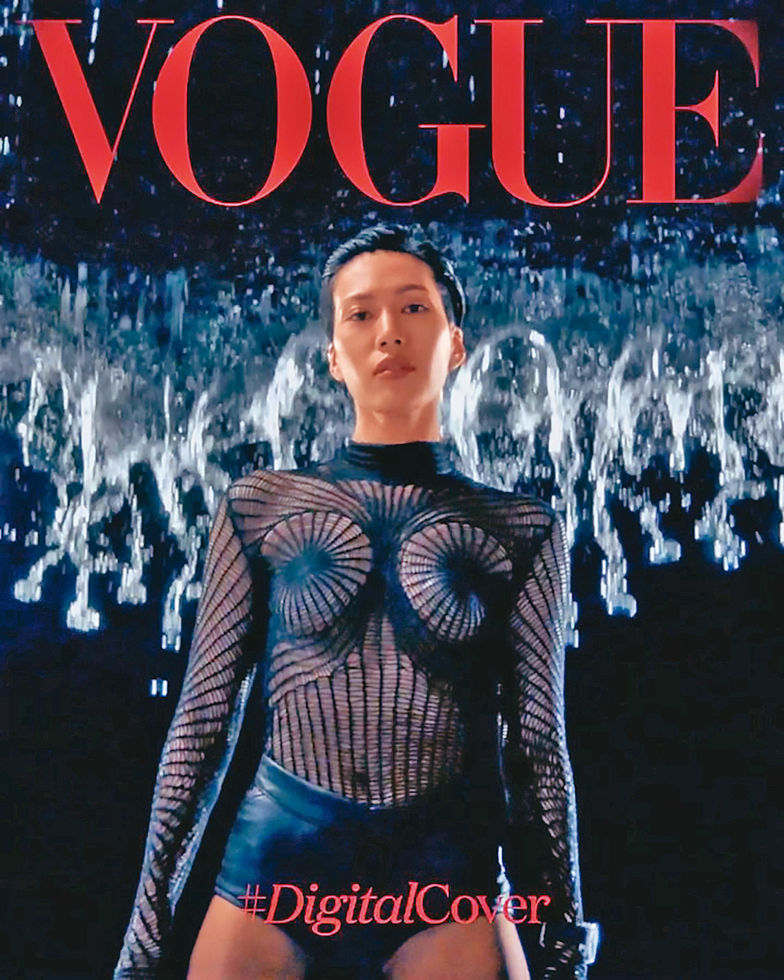 莫莉2021年曾經登上時尚雜誌《VOGUE》的數位版封面。(翻攝自莫莉IG)