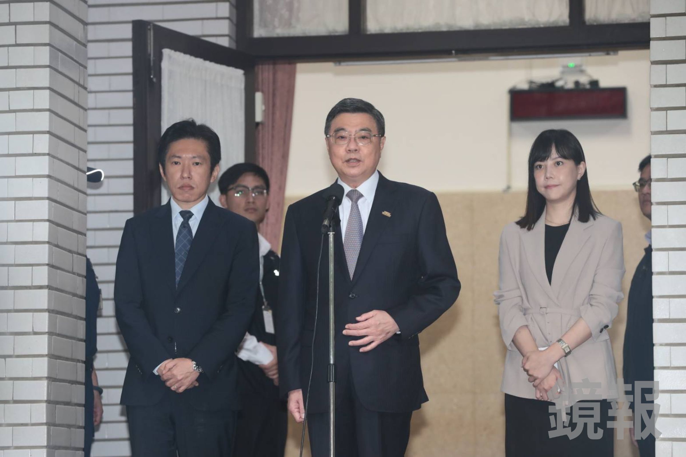 對於中國提出「台灣回歸說」，行政院長卓榮泰今回應了。（鏡報林煒凱）