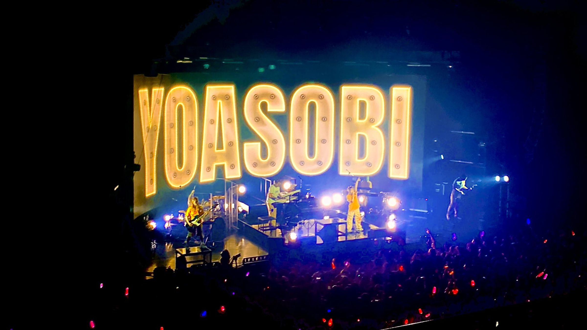 YOASOBI將於2027年1月9、10日首度登上台北大巨蛋,演出規模再創台灣演出新高。(翻攝YOASOBI官網)