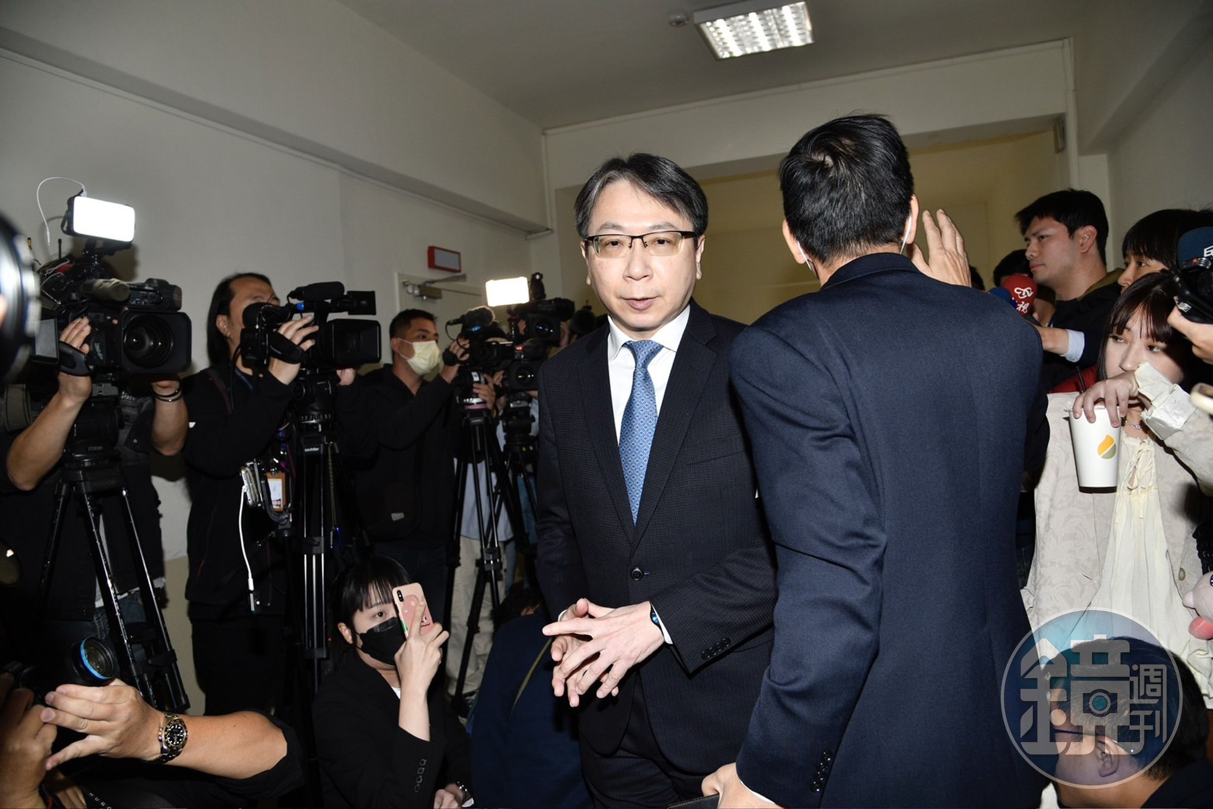 針對兩名釣客遭中國留置，國安局長蔡明彥表示，「我們每天都有接到進度回報」，目前都還在溝通中。