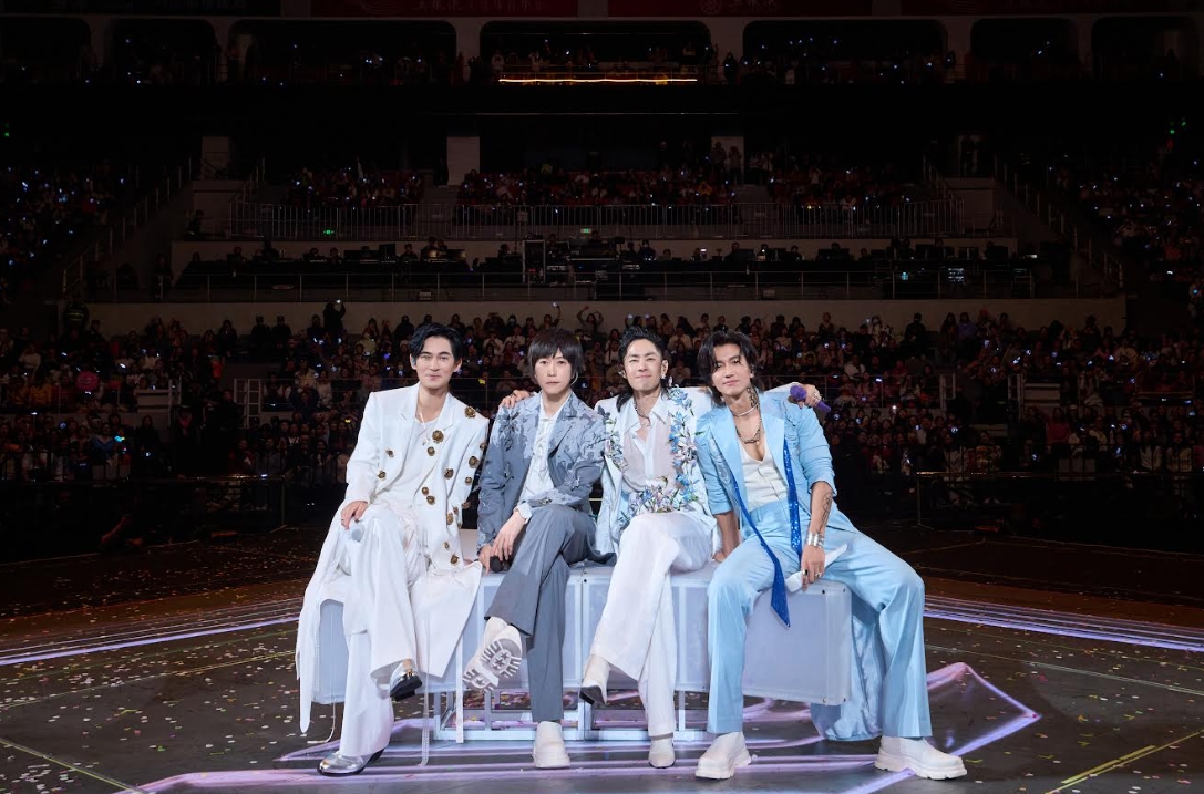 言承旭、吳建豪、周渝民與阿信同台演出，人氣旺到印尼秒殺3萬張。（相信音樂提供）