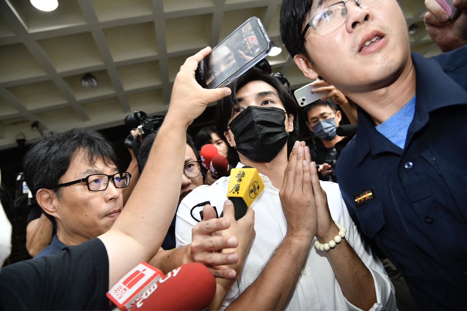 賀軍翔7月初被傳喚到案說明後，離開北檢時面對媒體僅表示：「我沒有做不禮貌的行為。」（本刊資料照）