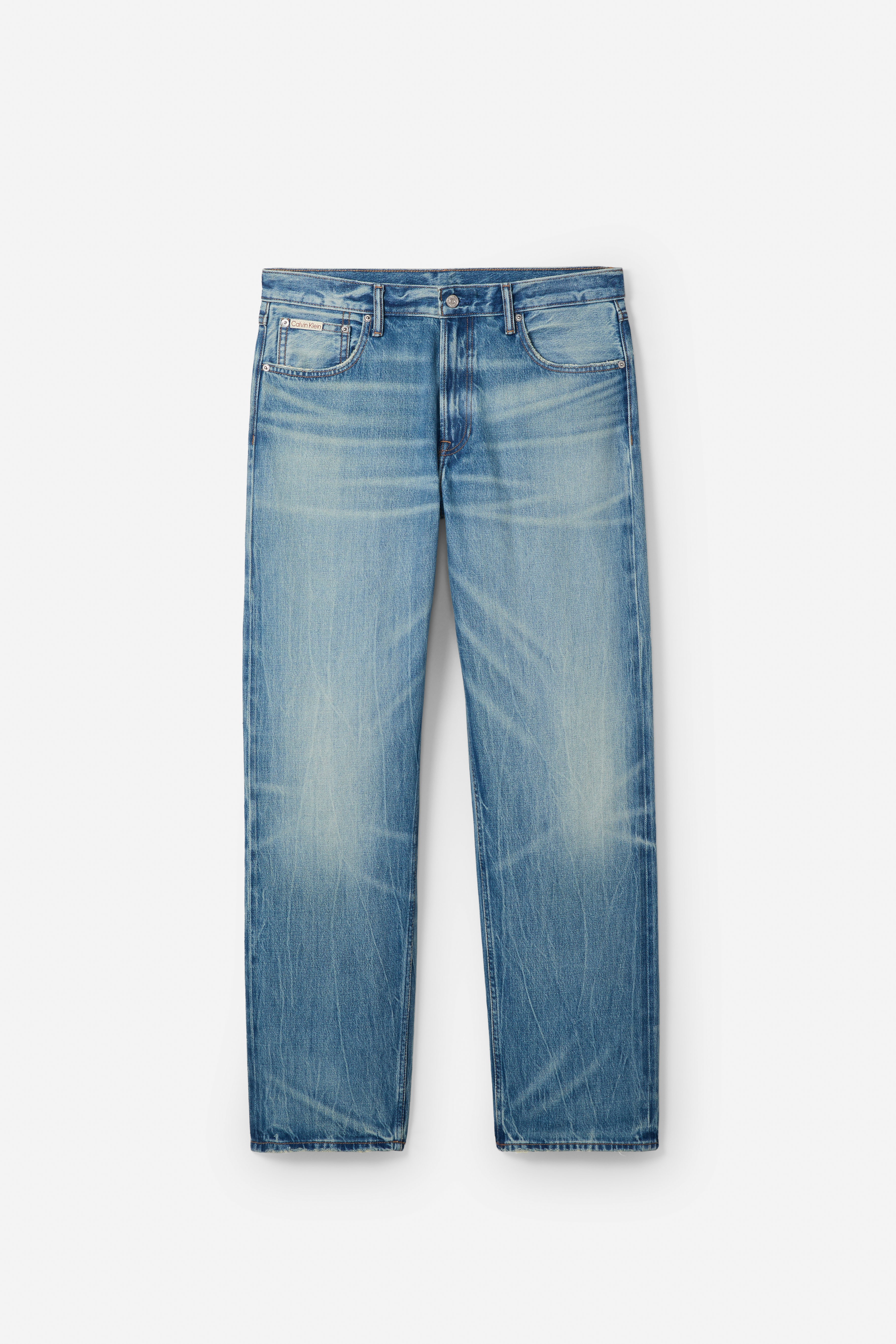 90年代風格直筒牛仔褲。NT$7,980（Calvin Klein提供）