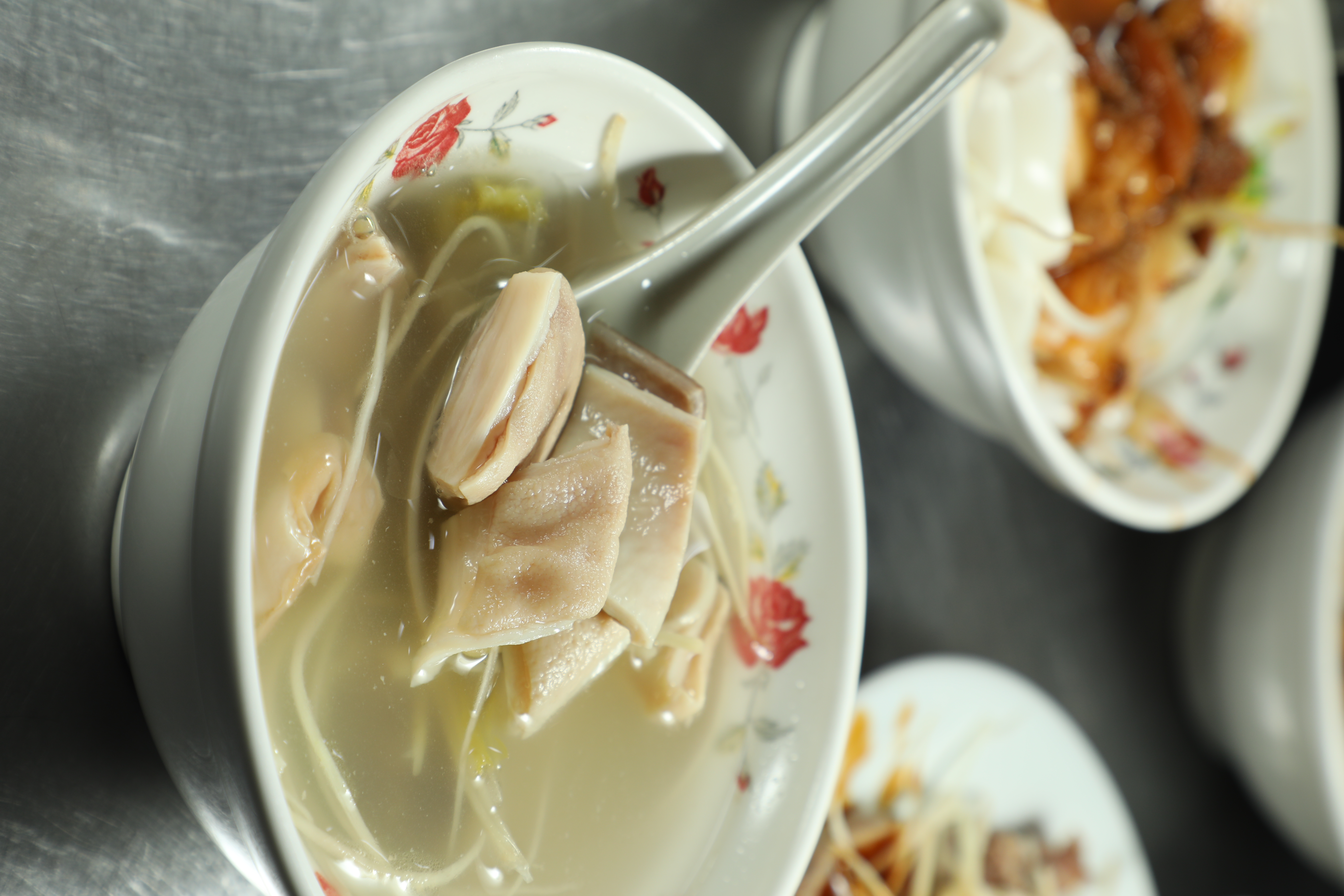 「肚片湯」滋味清爽。(75元/碗)