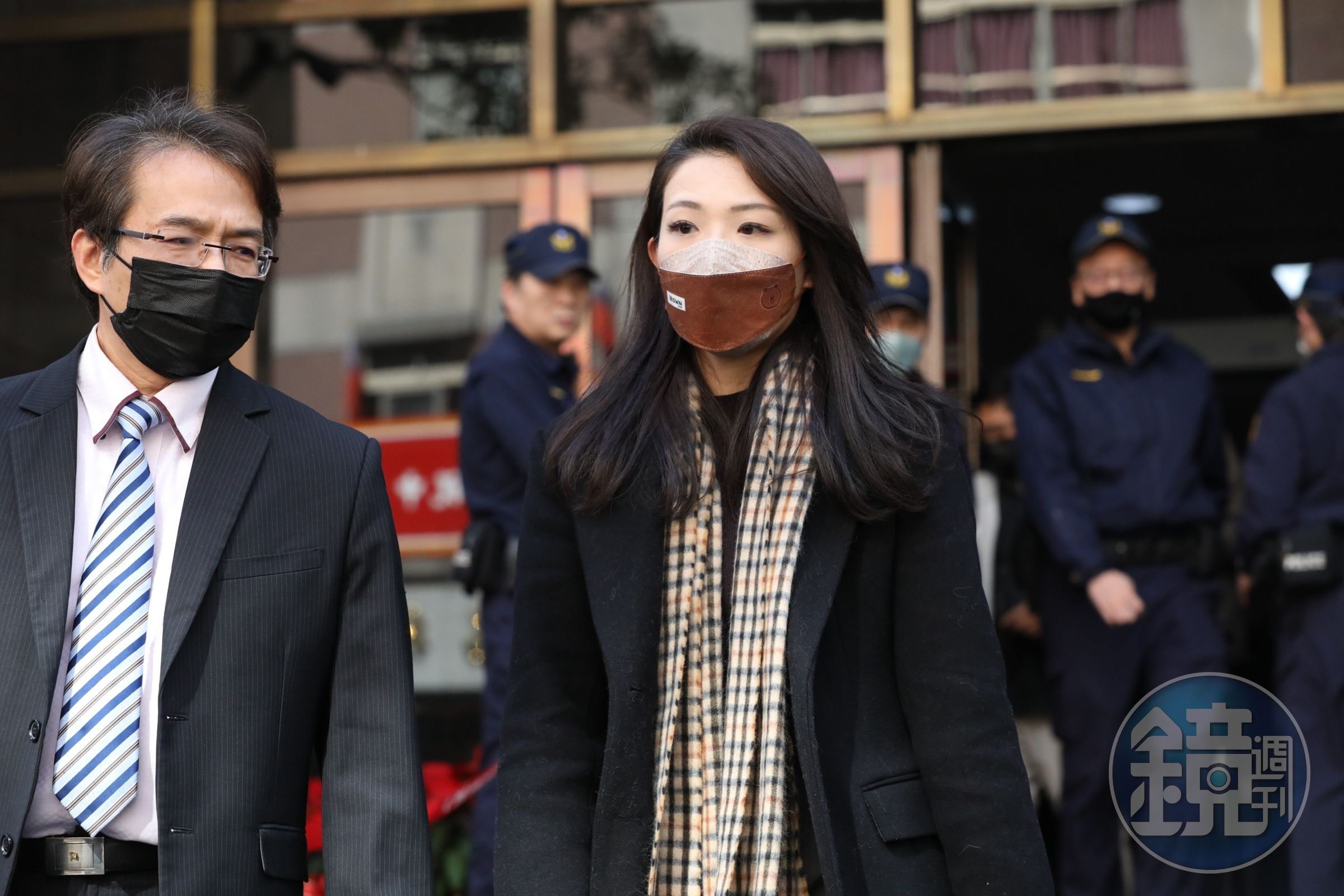 高虹安今天再為了遭起訴詐領助理費一案到台北地院開庭。