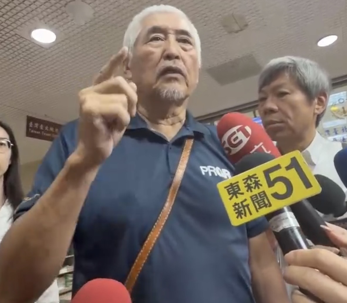 柯一正昨天和解後,仍十分無奈。(翻攝畫面)