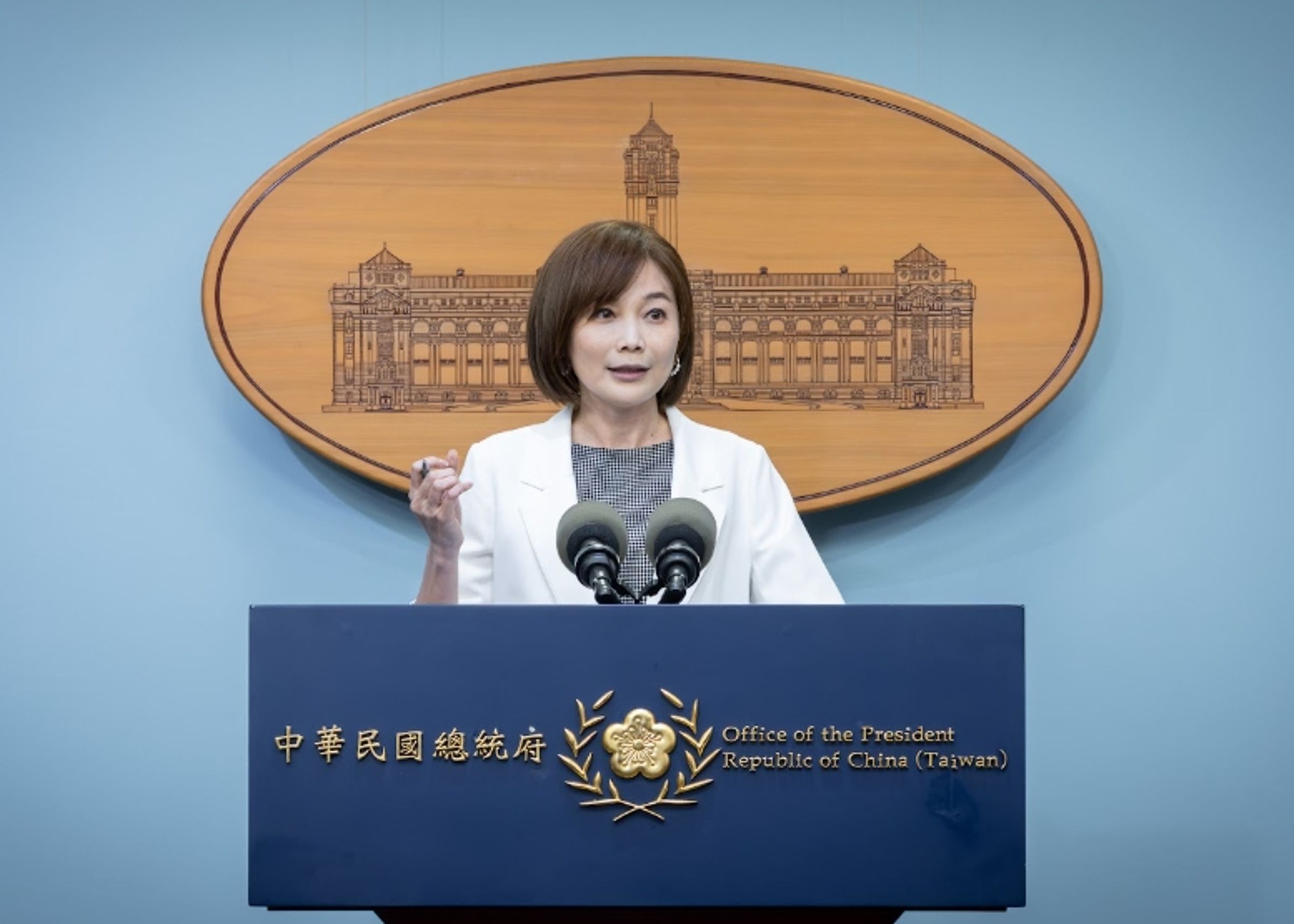 遭控在李乾龍座車裝追蹤器,總統府怒抗議。(總統府提供)