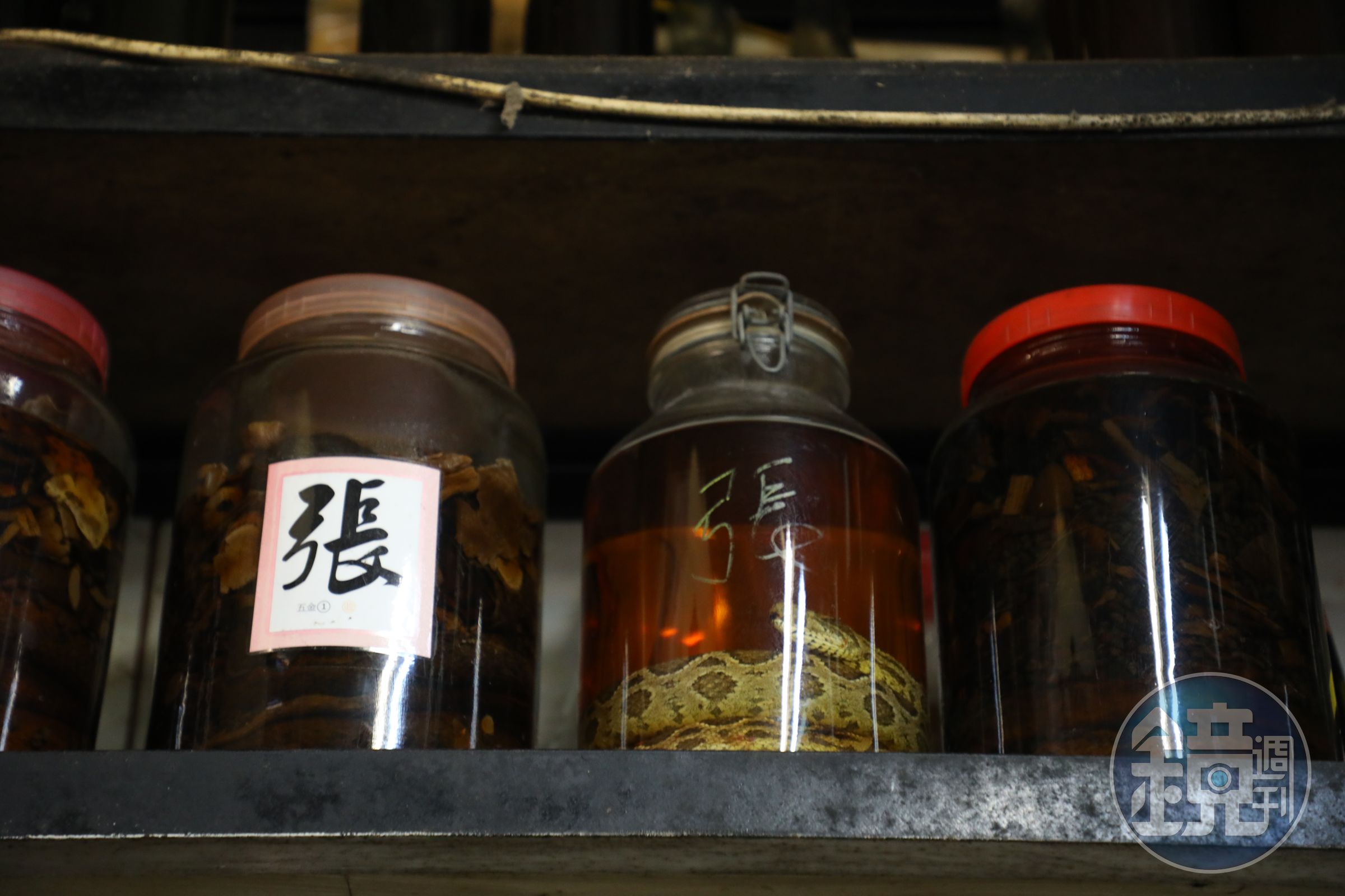 蛇王良還可以代客精燉各款保健湯品，但需要事先預訂。